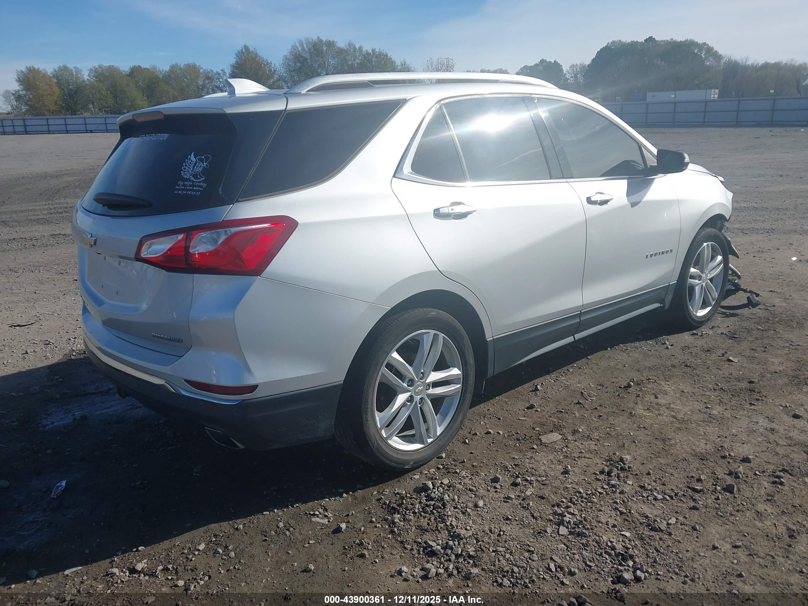 CHEVROLET EQUINOX image 4