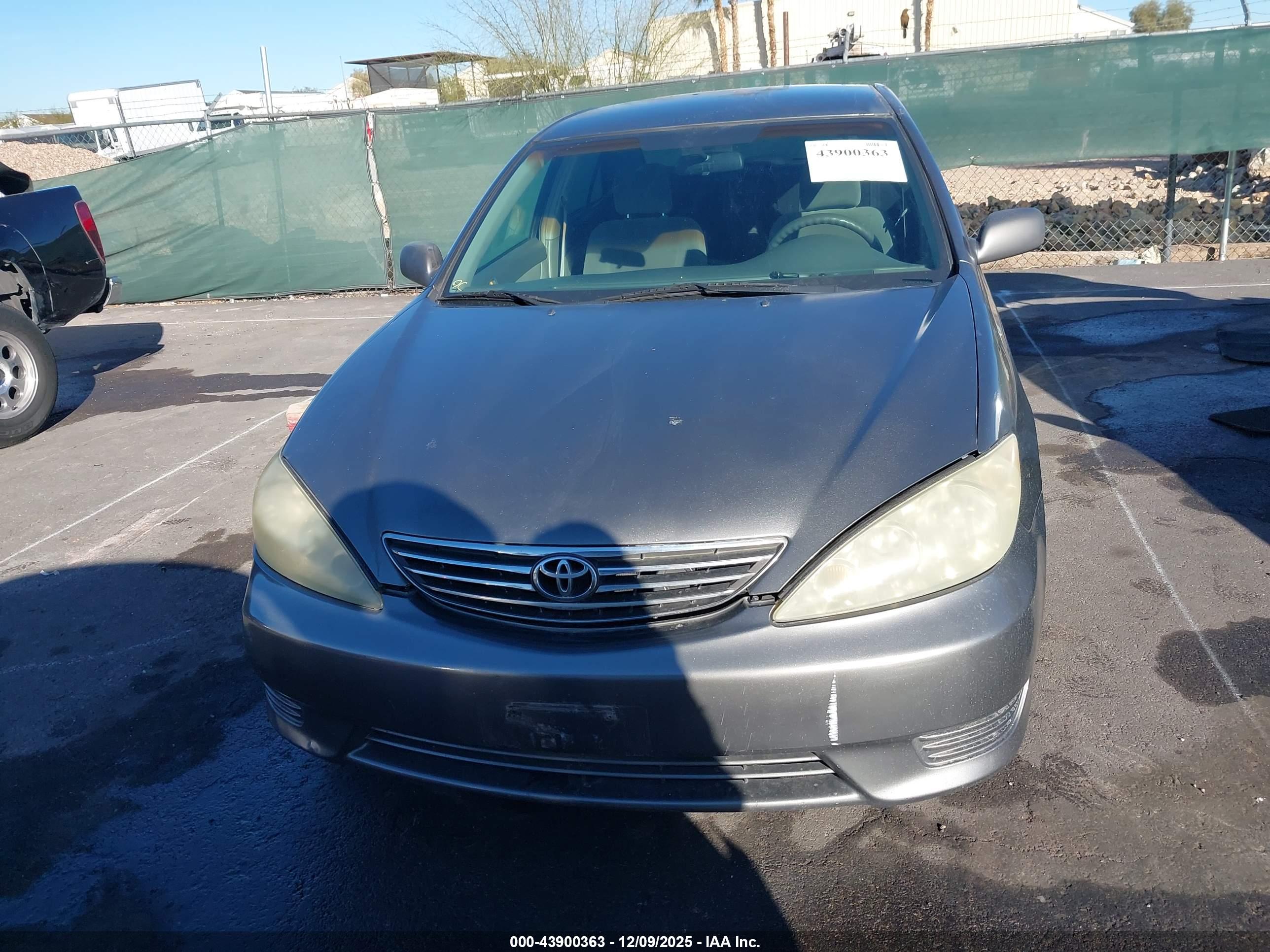 TOYOTA CAMRY image 6