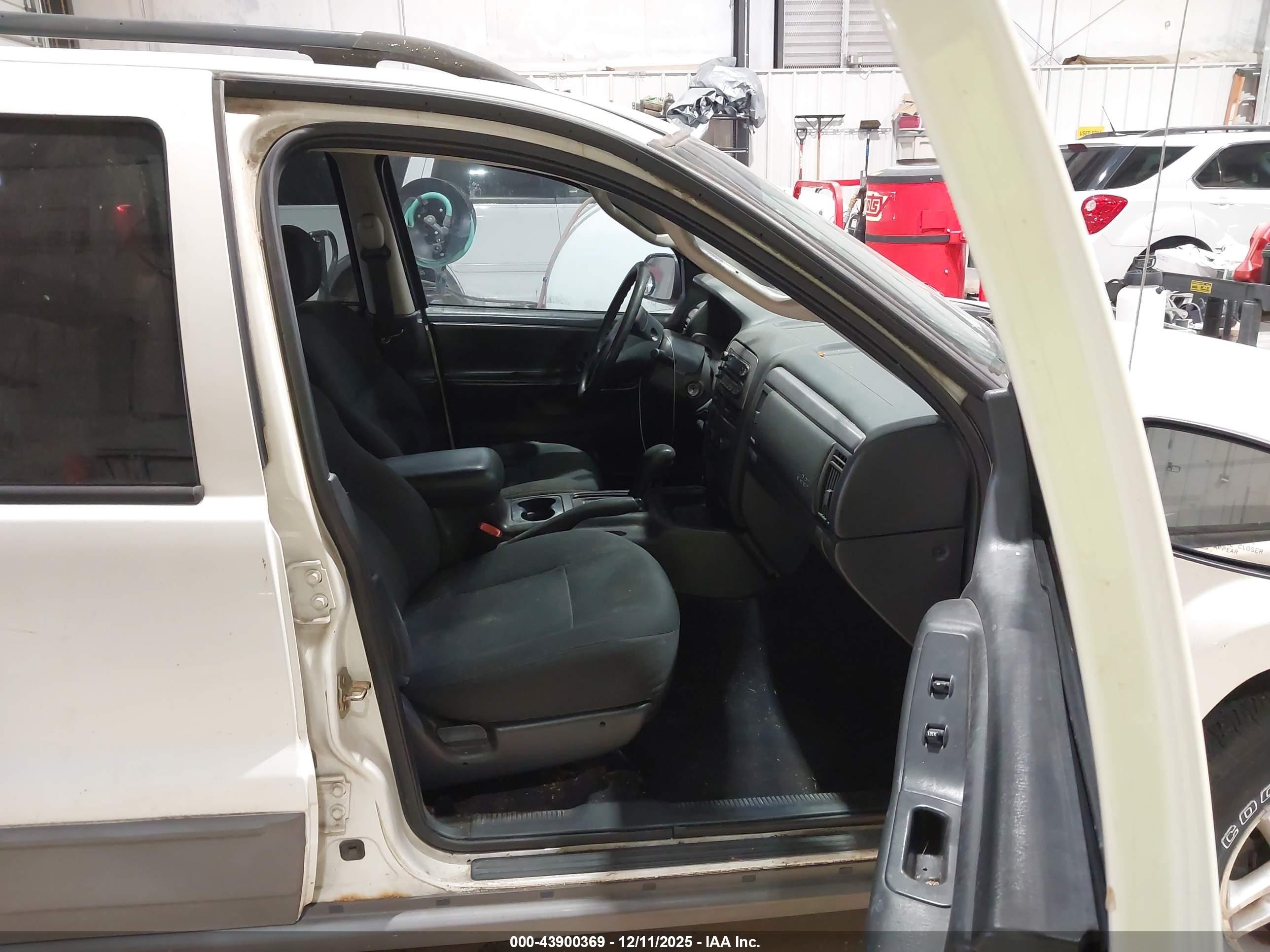 JEEP GRAND image 5