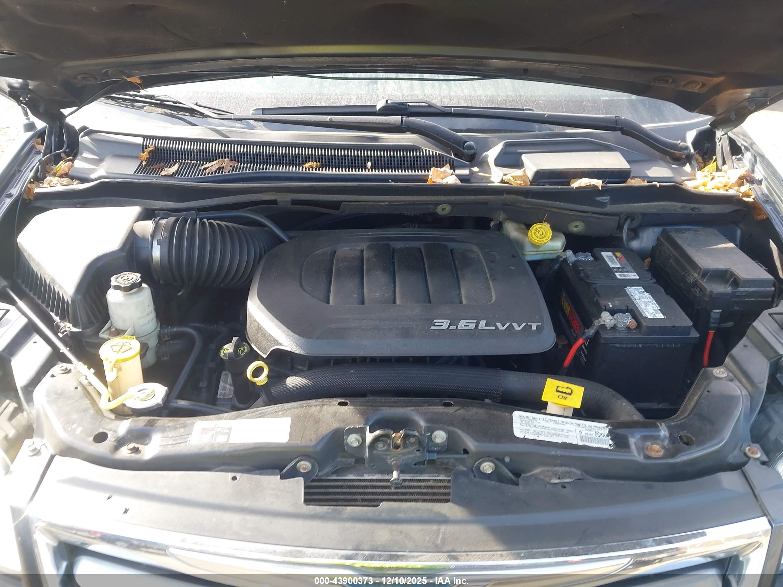CHRYSLER TOWN image 10
