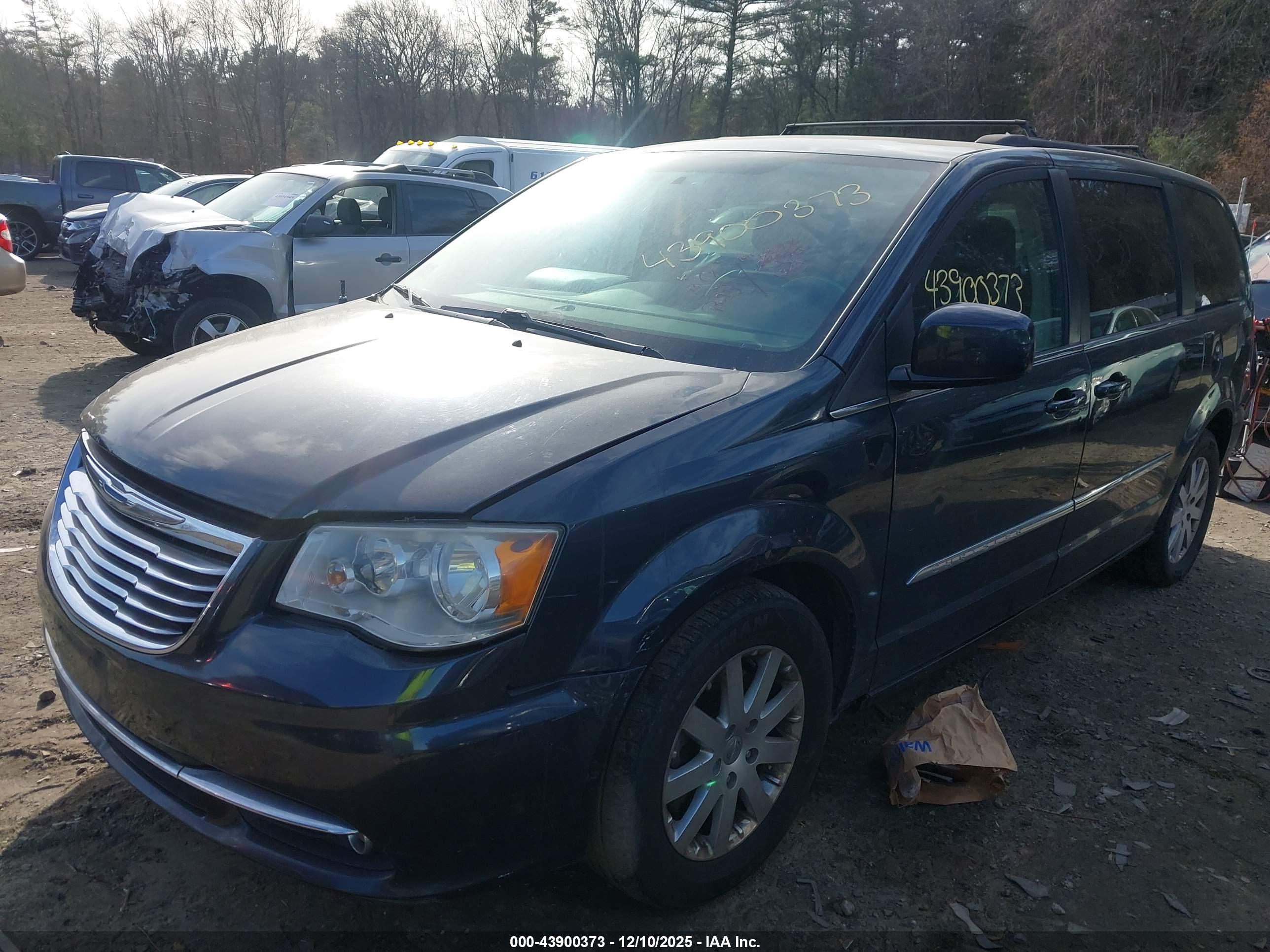 CHRYSLER TOWN image 2