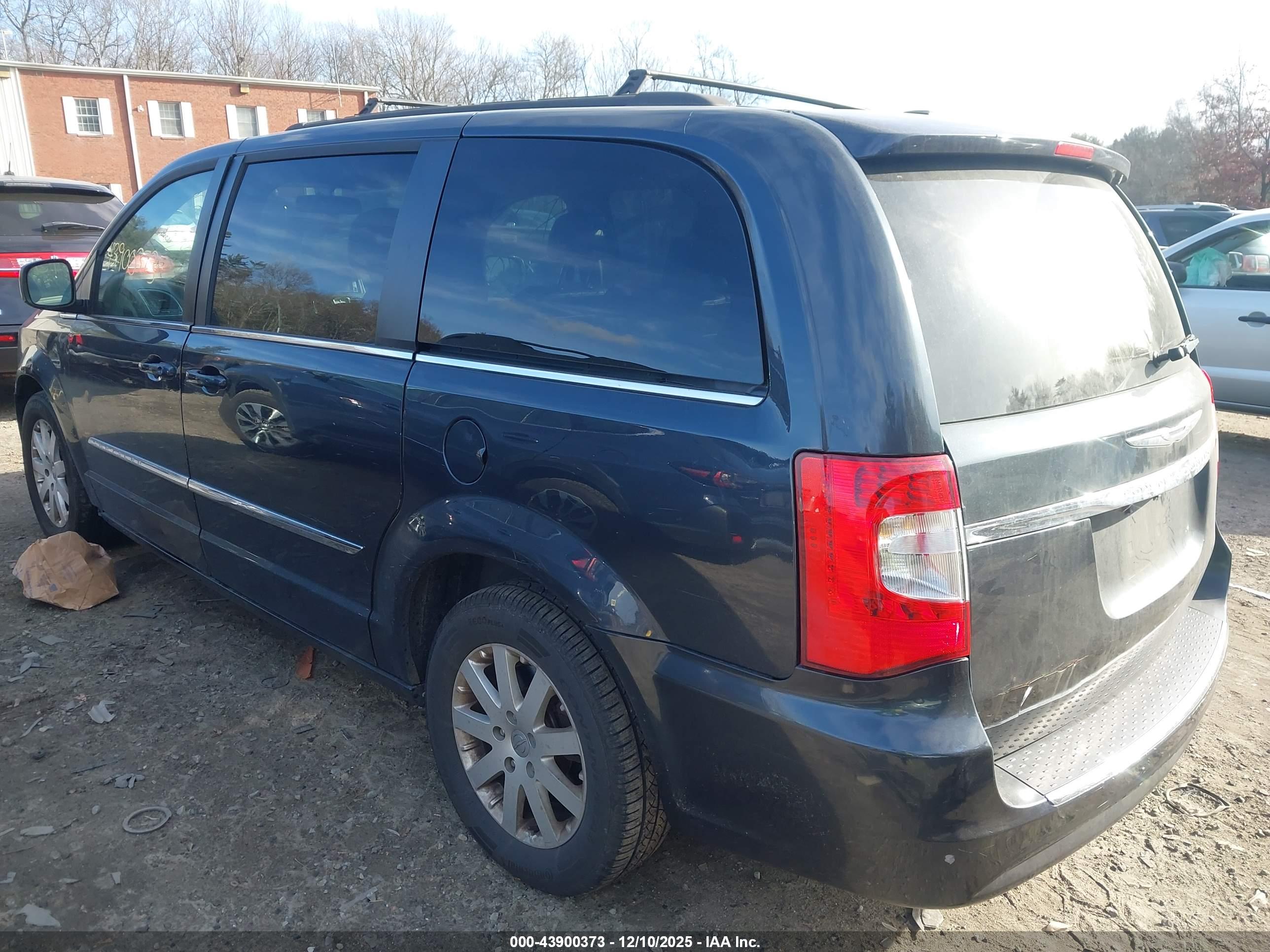 CHRYSLER TOWN image 3
