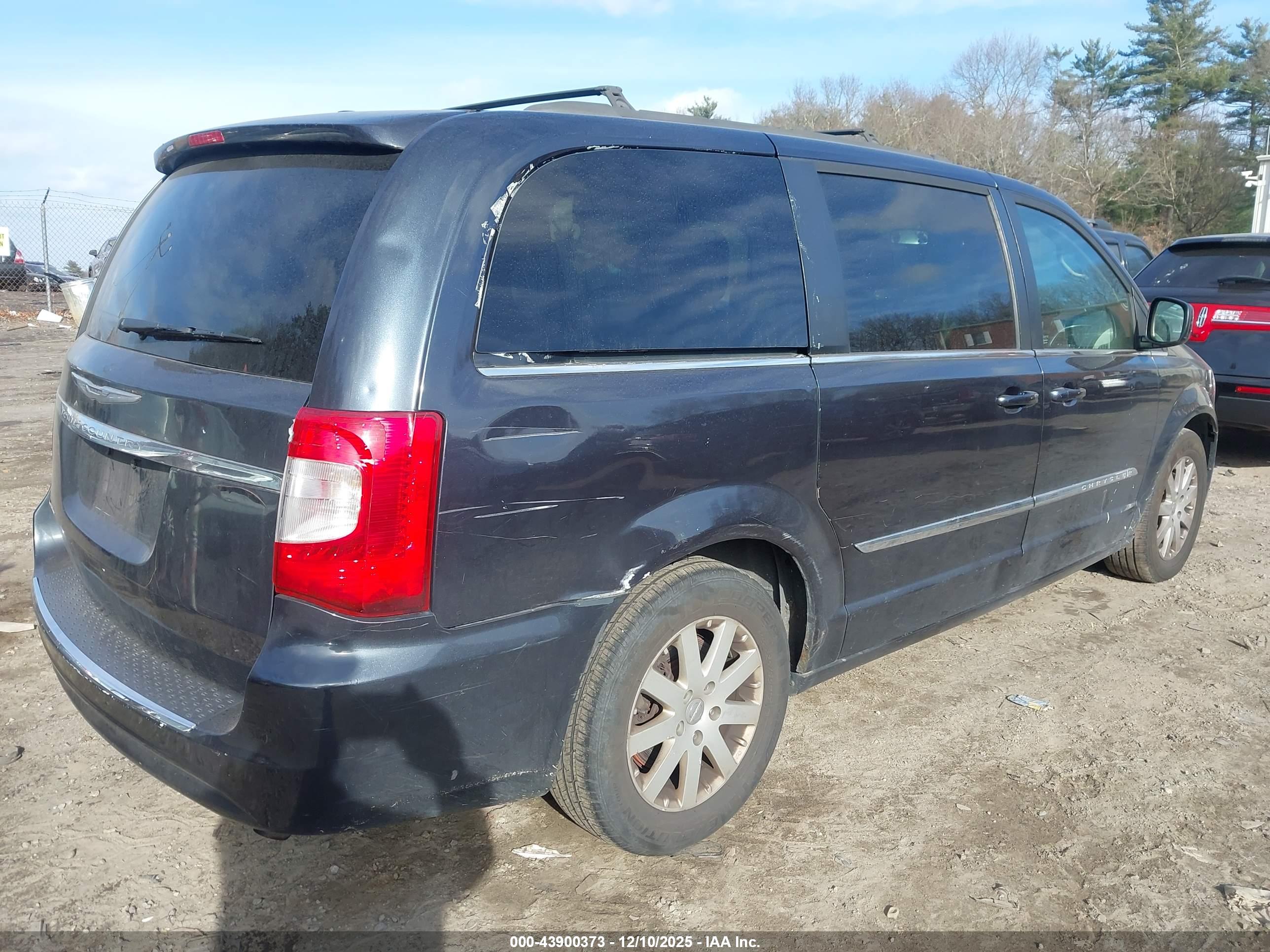 CHRYSLER TOWN image 4