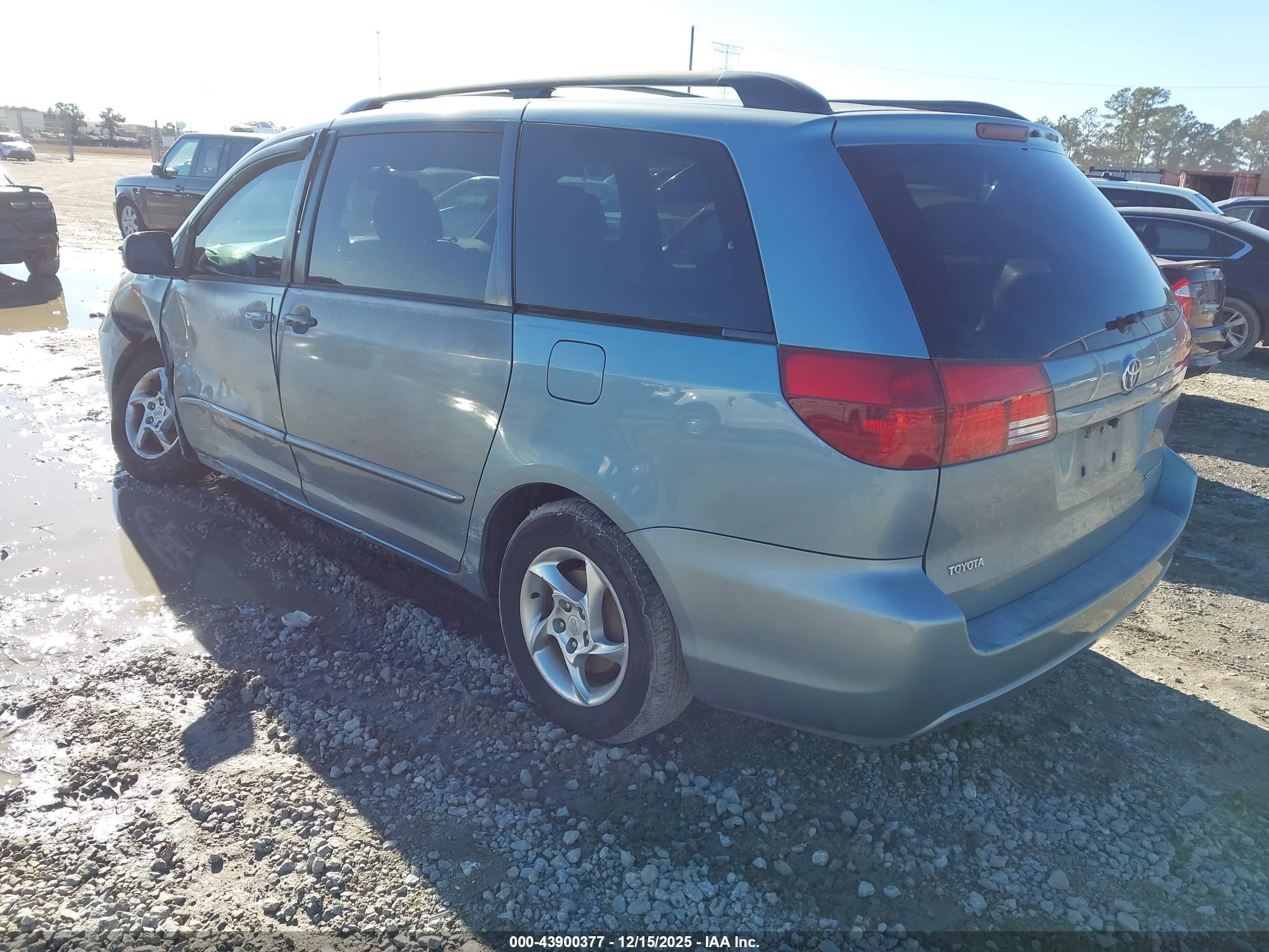TOYOTA SIENNA image 3