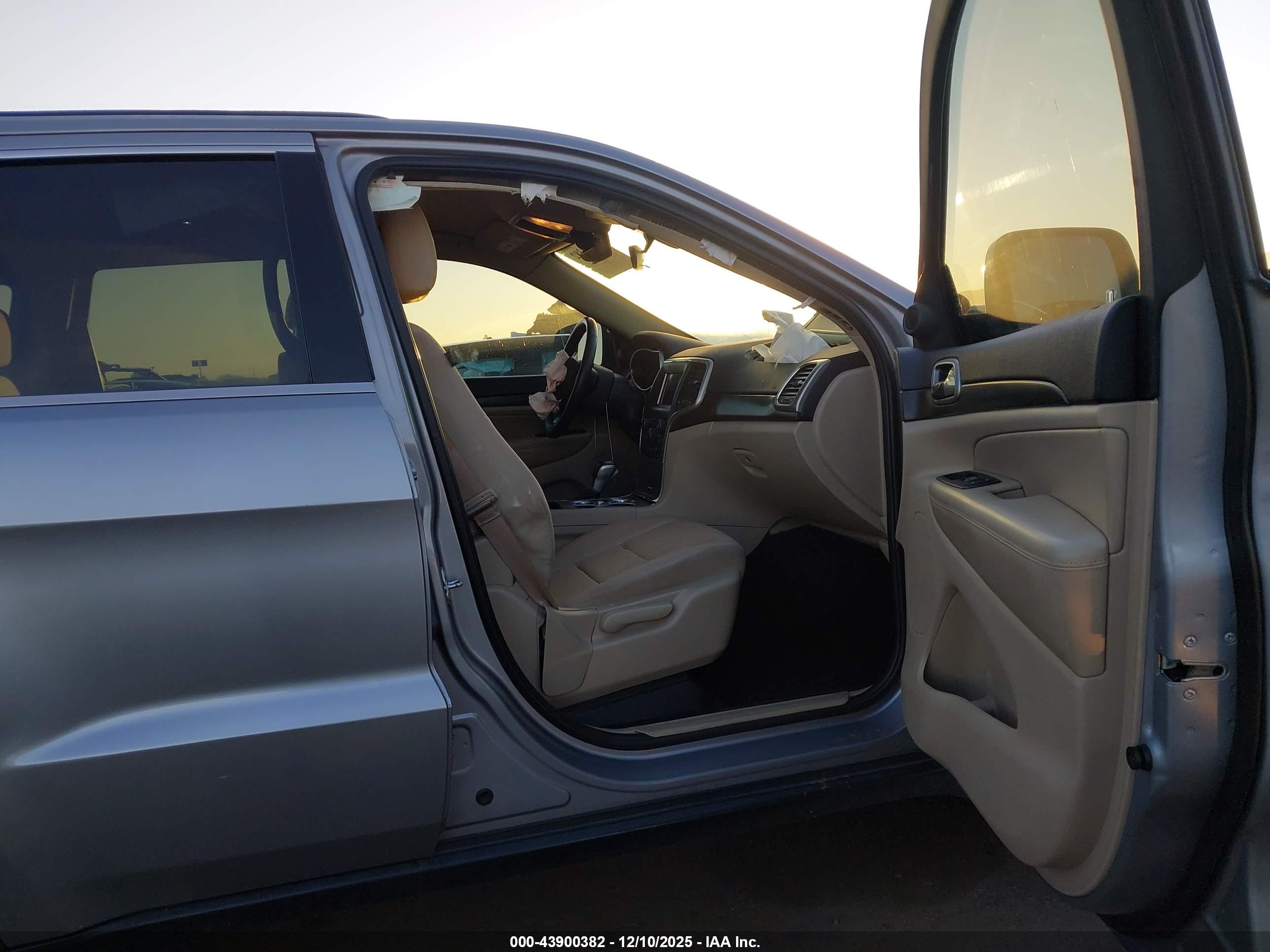 JEEP GRAND image 5
