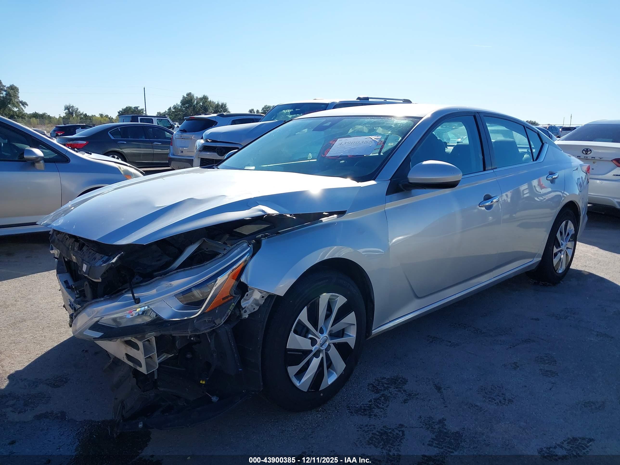NISSAN ALTIMA image 2