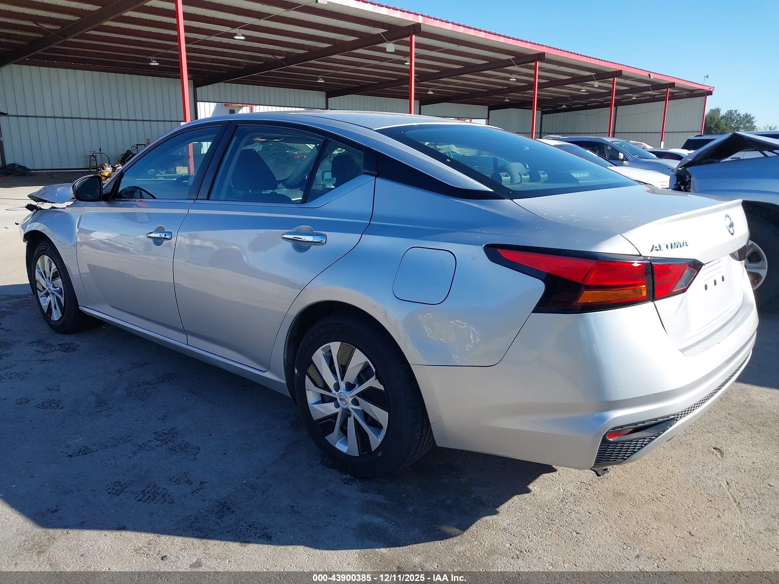 NISSAN ALTIMA image 3