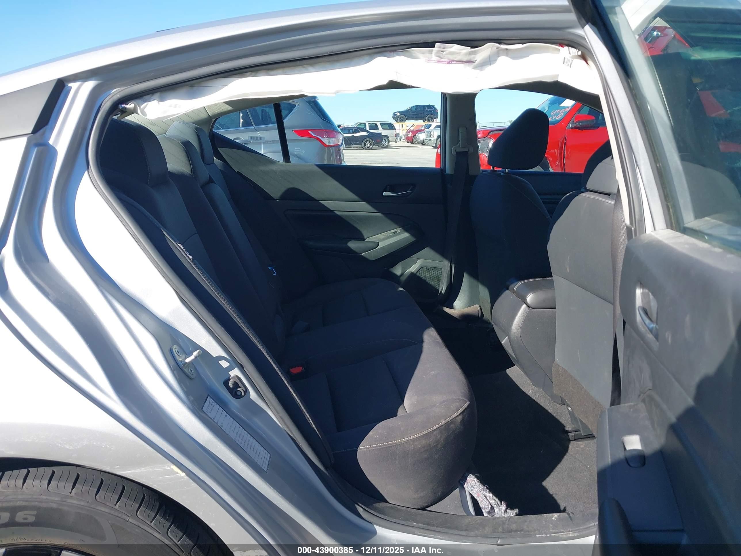 NISSAN ALTIMA image 8