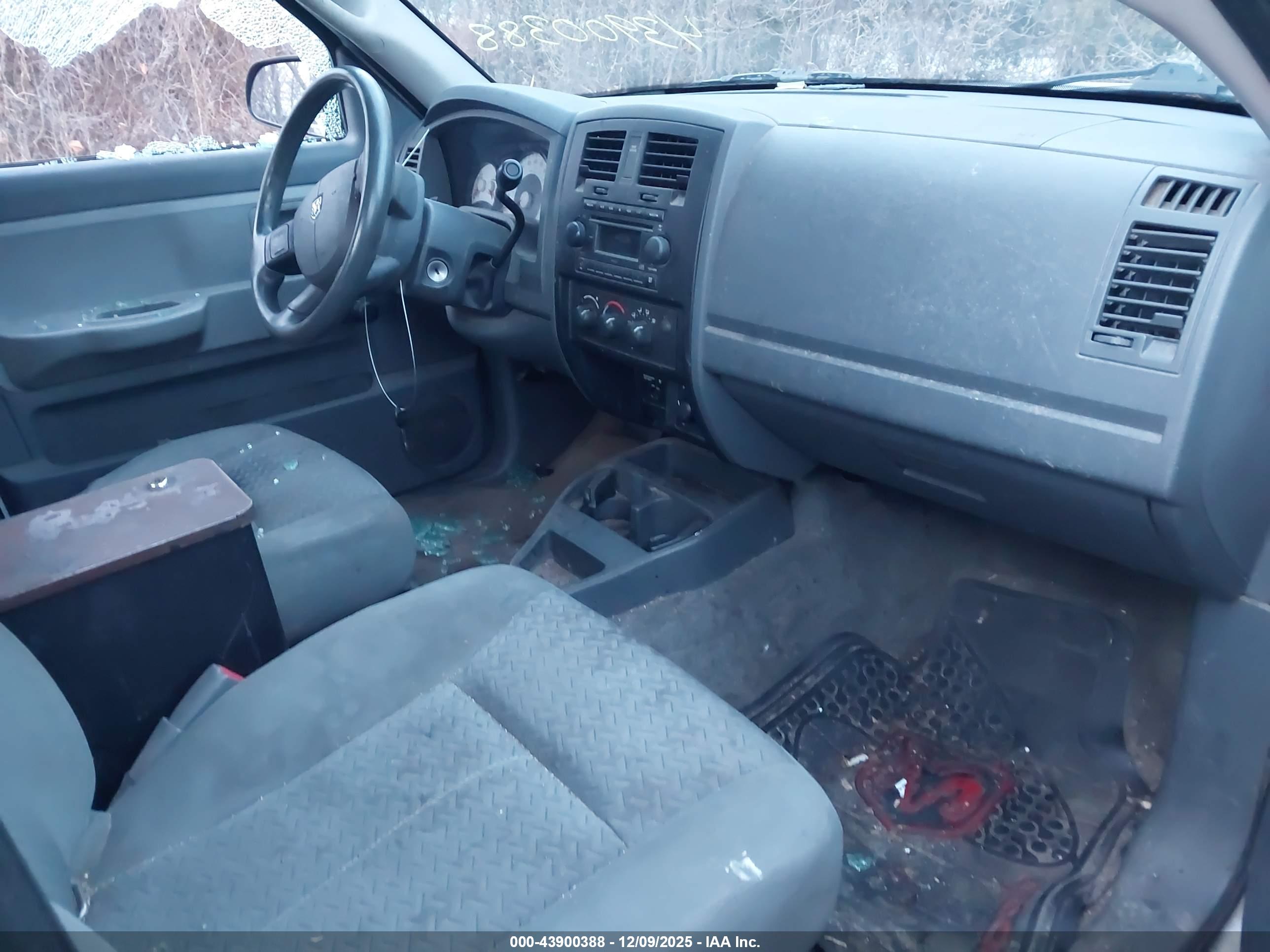 DODGE DAKOTA image 5