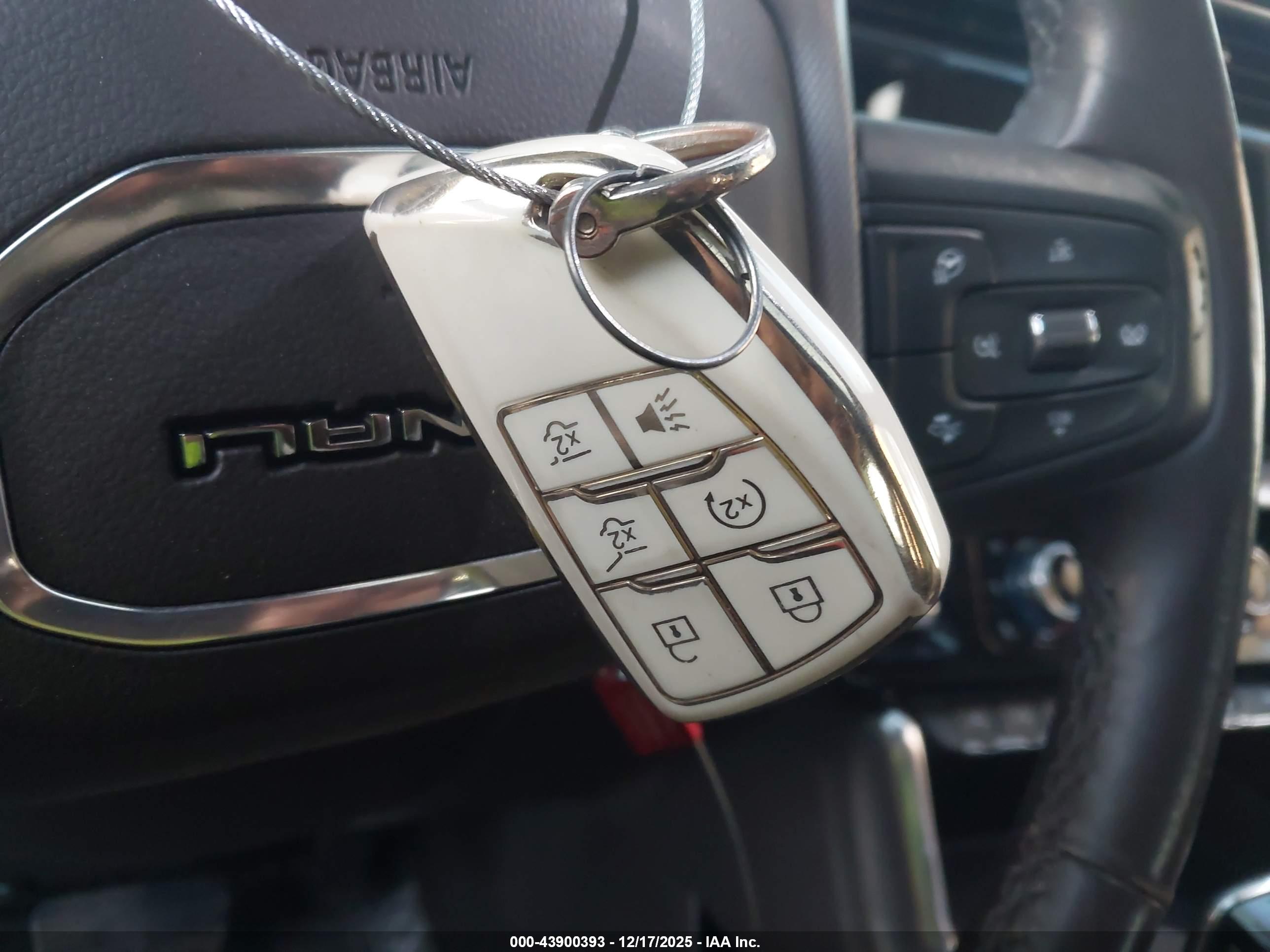 GMC SIERRA image 11