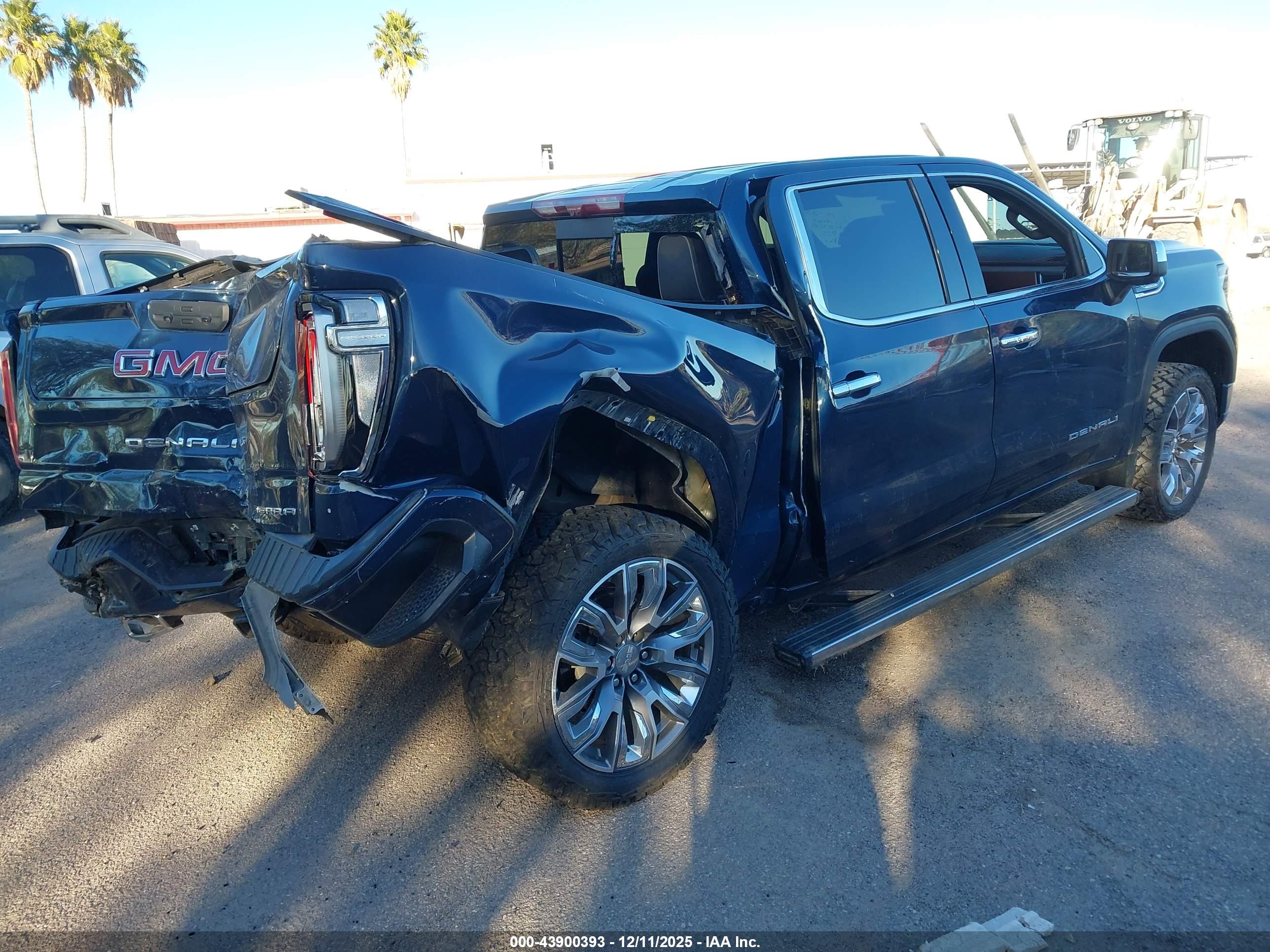 GMC SIERRA image 4