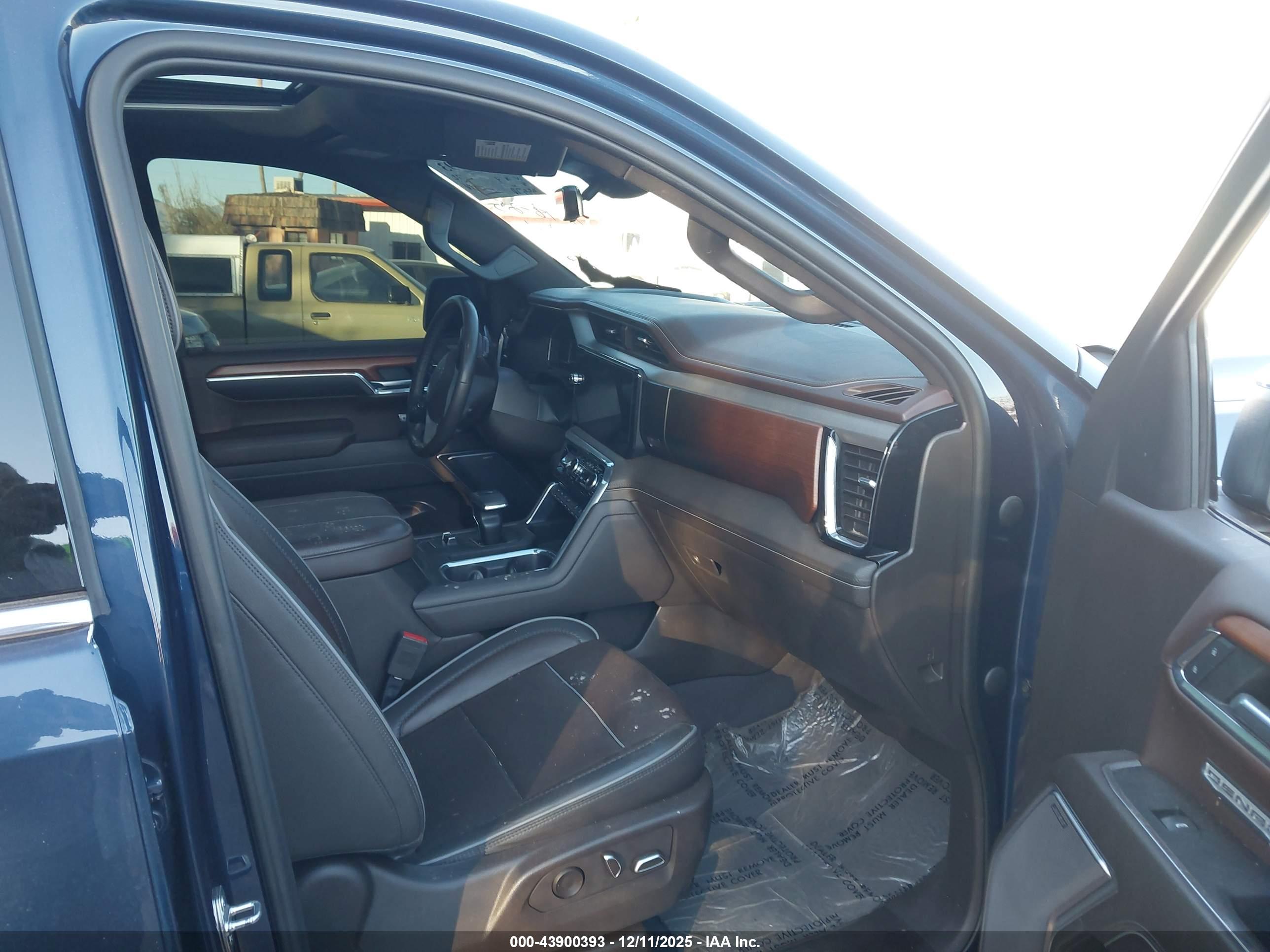GMC SIERRA image 5