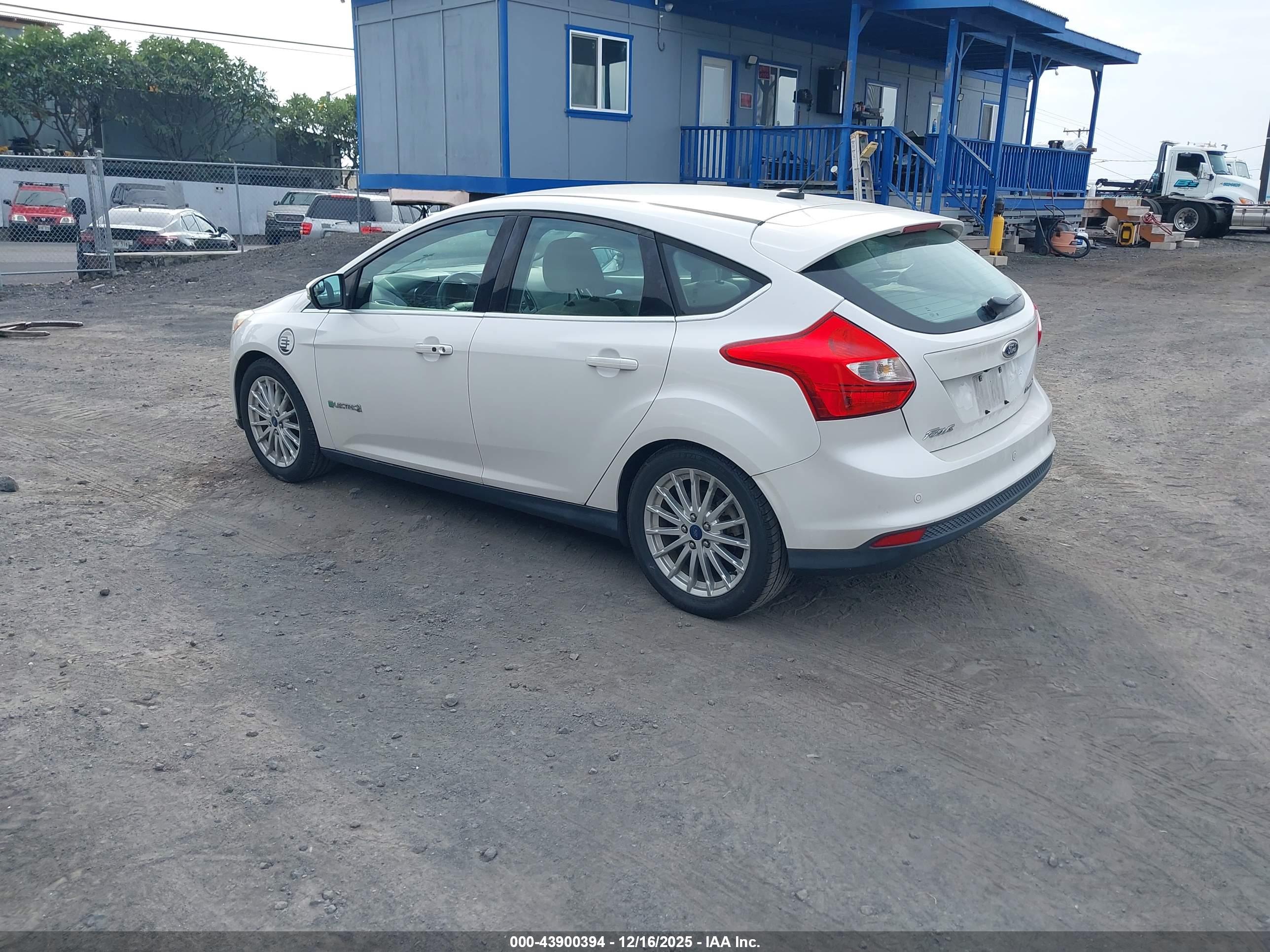 FORD FOCUS image 3