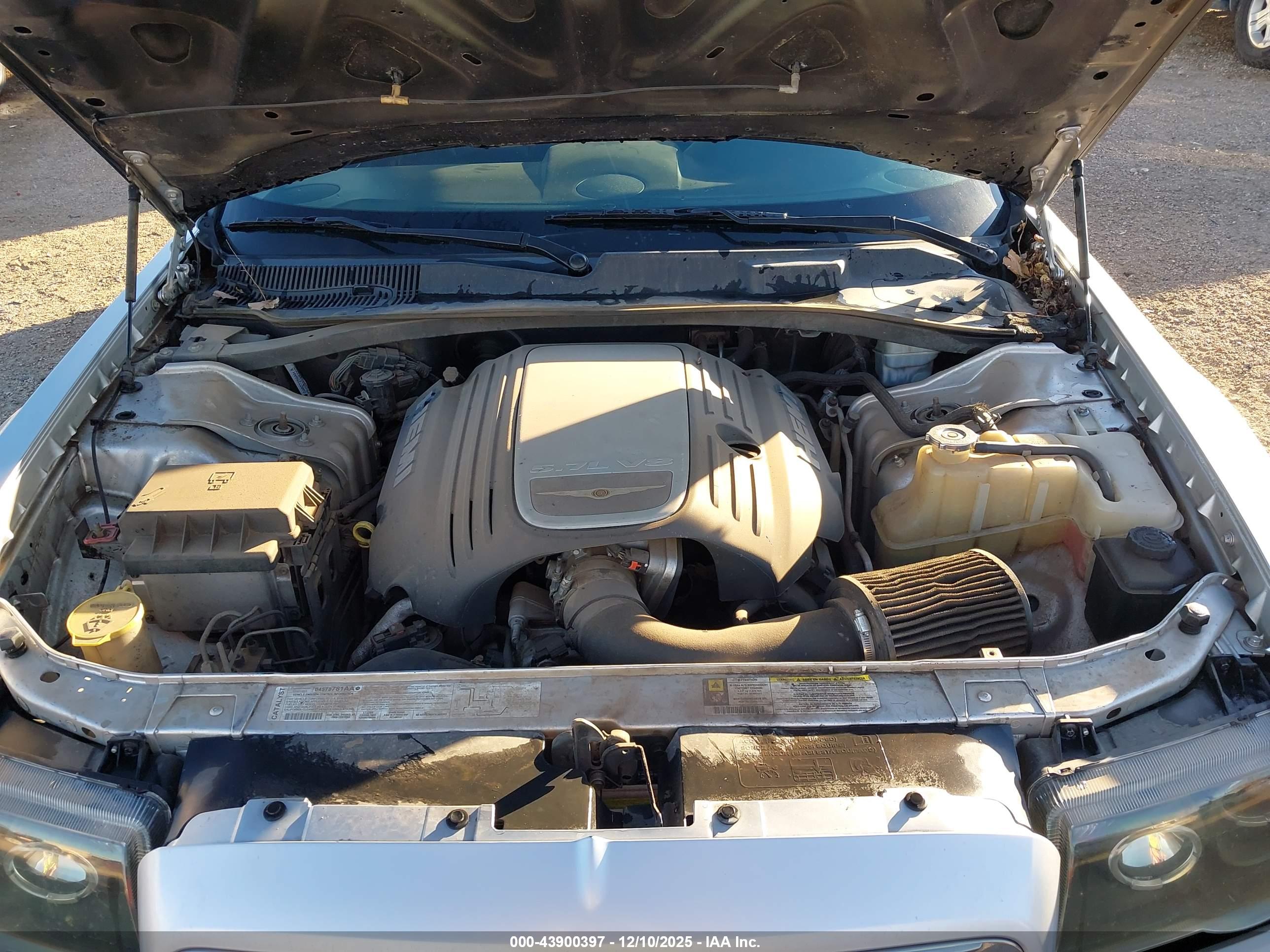 CHRYSLER 300C image 10