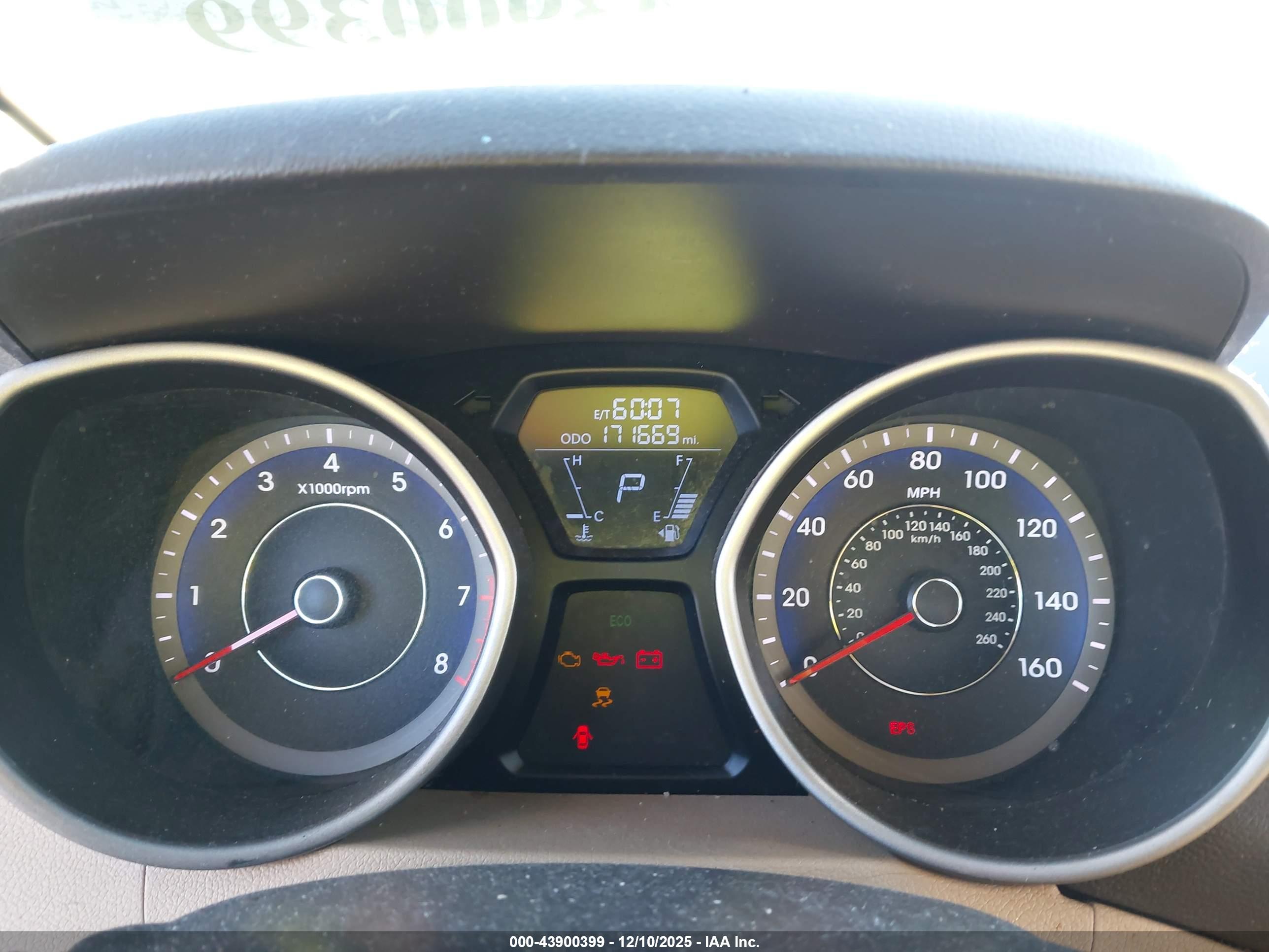 HYUNDAI ELANTRA image 7