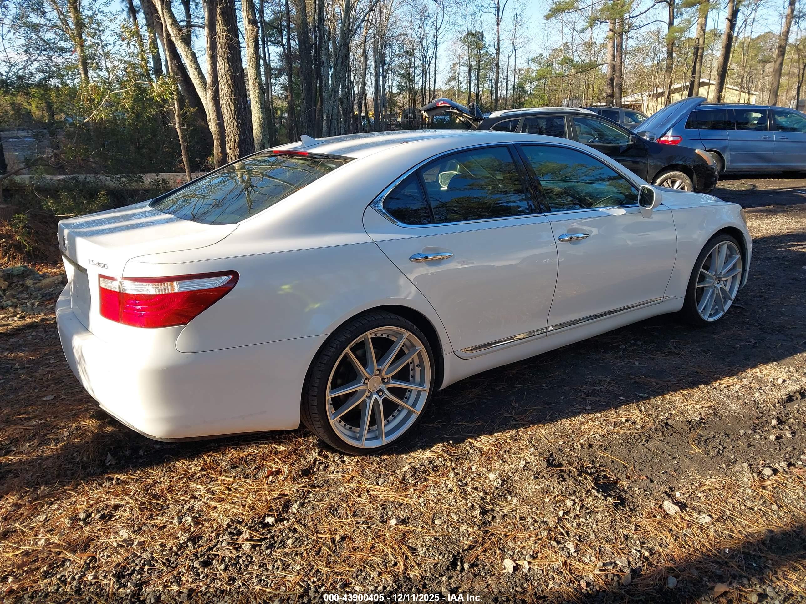 LEXUS LS image 4