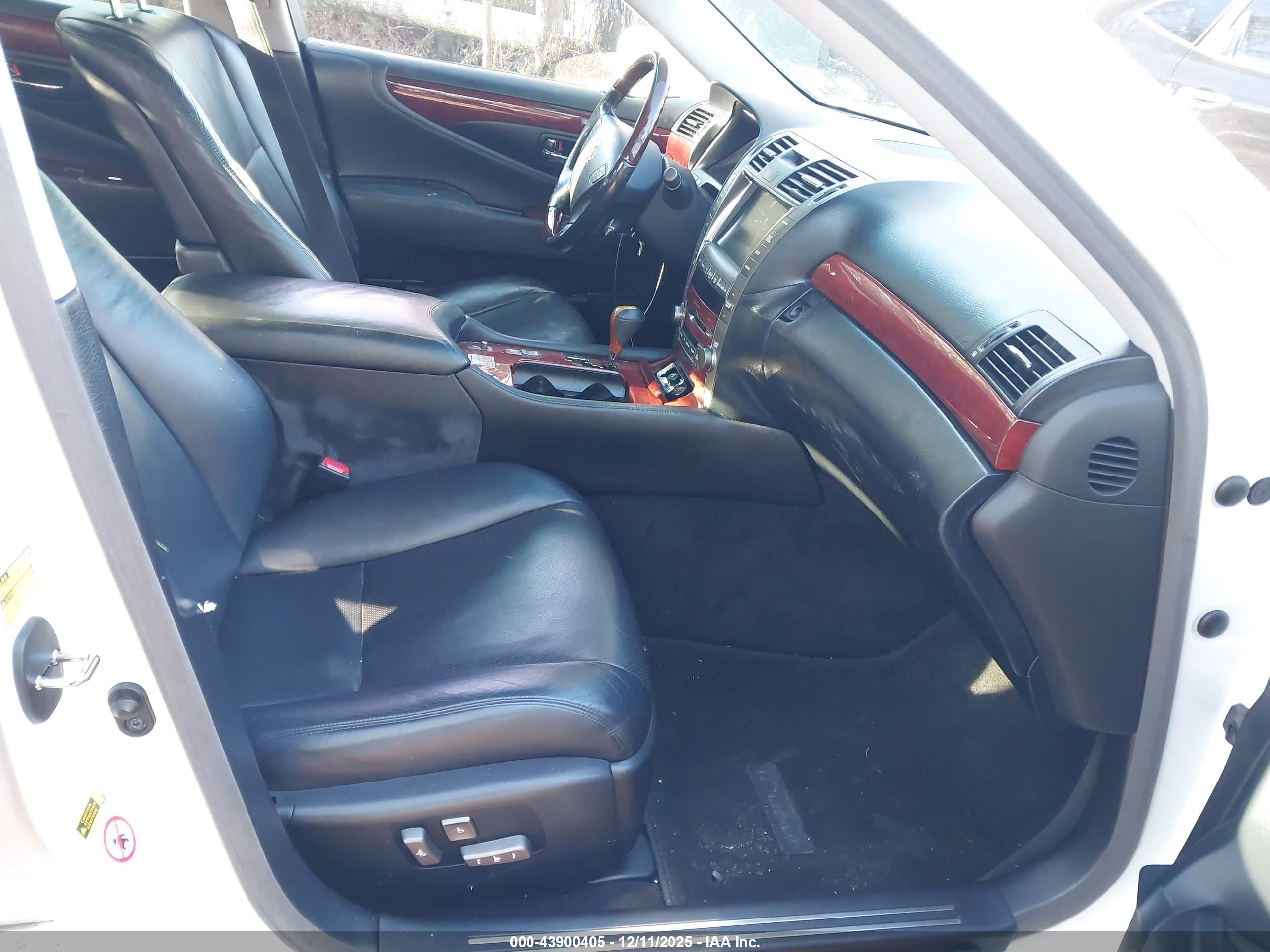 LEXUS LS image 5