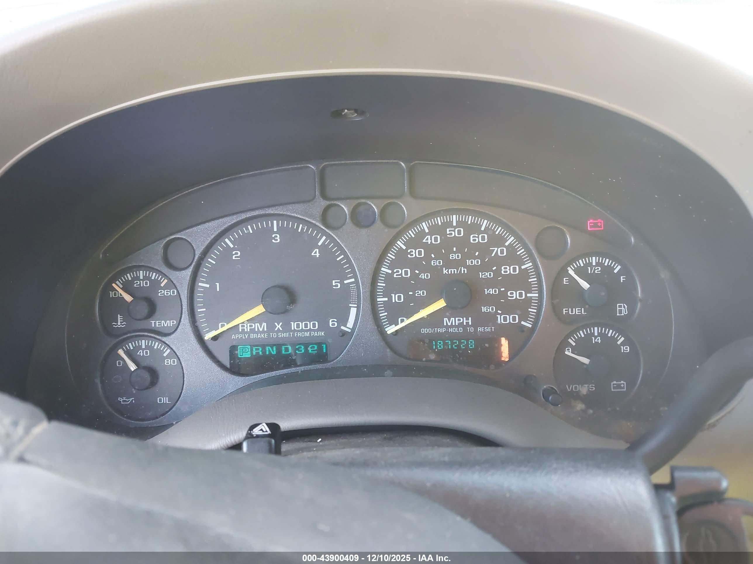 CHEVROLET BLAZER image 7