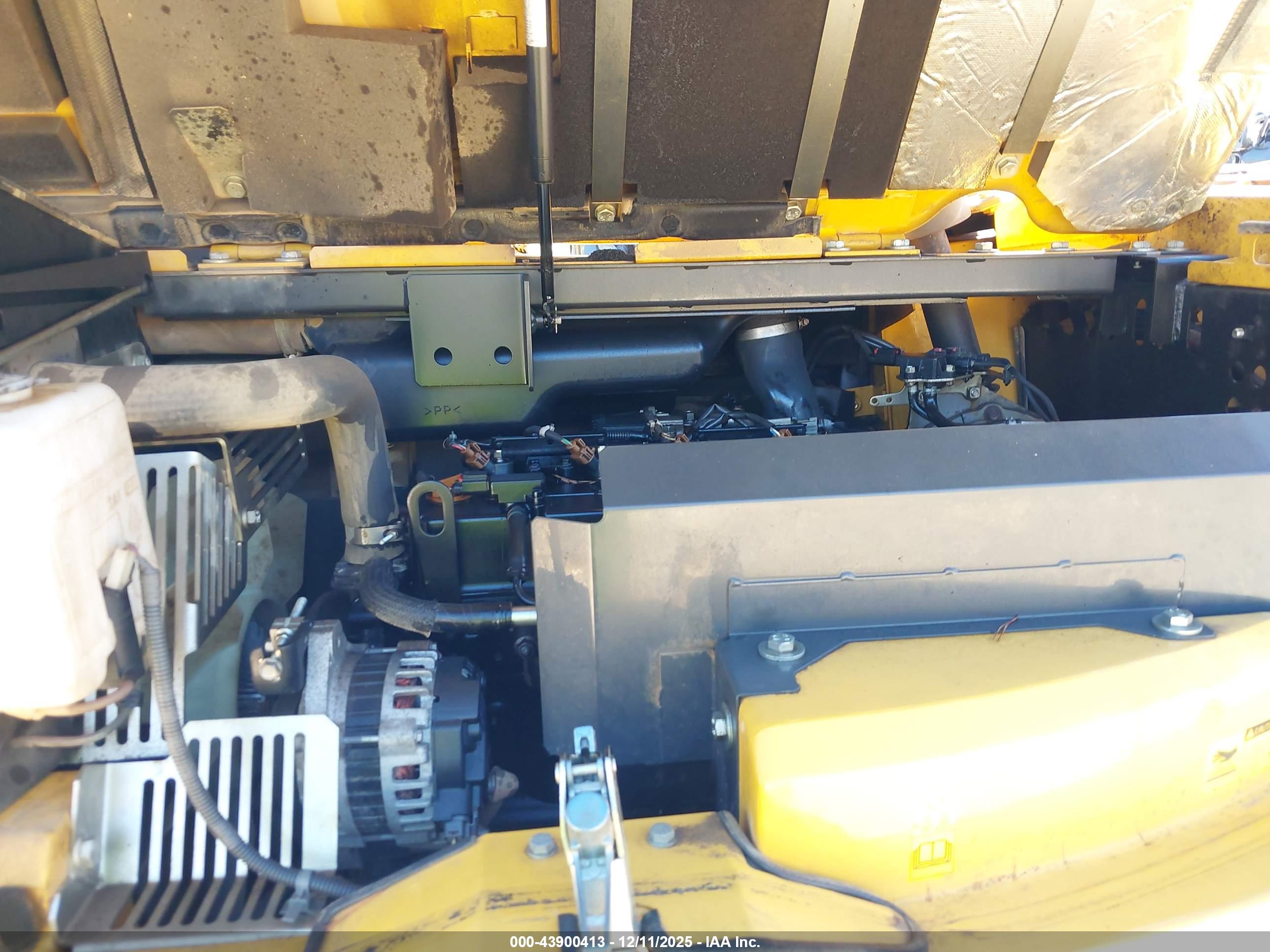 JOHN DEERE image 10