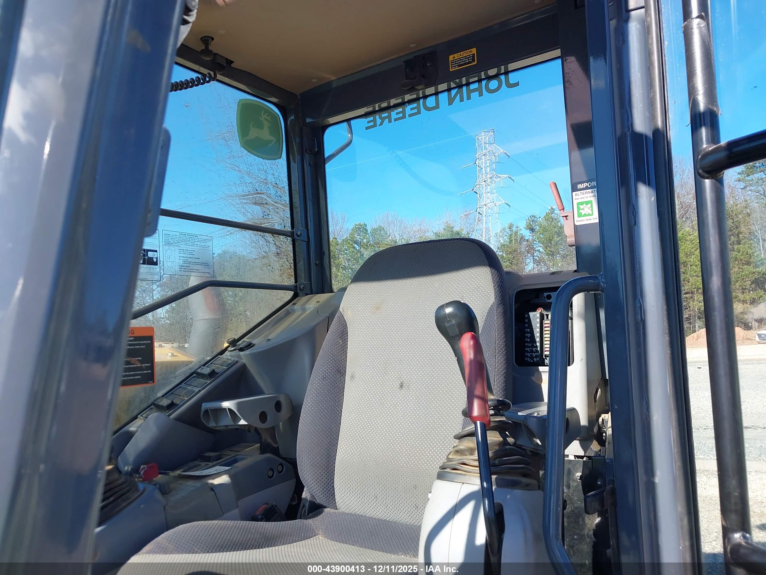 JOHN DEERE image 8