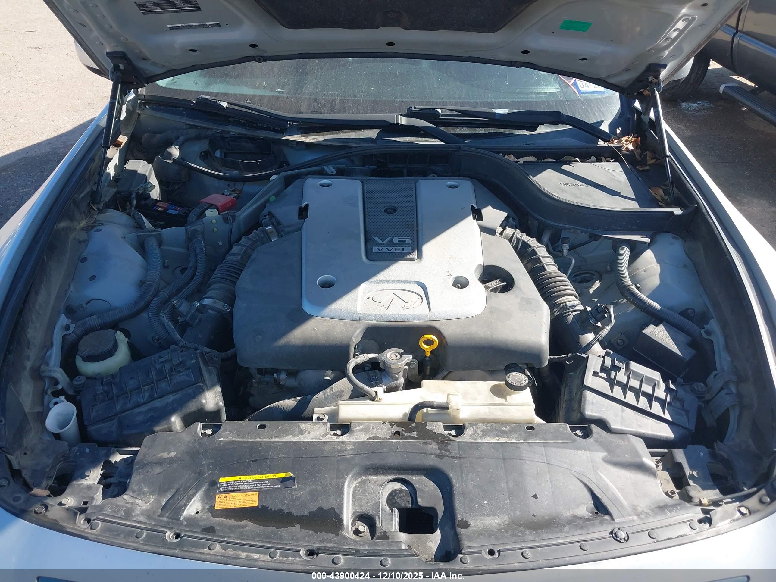 INFINITI G37 image 10