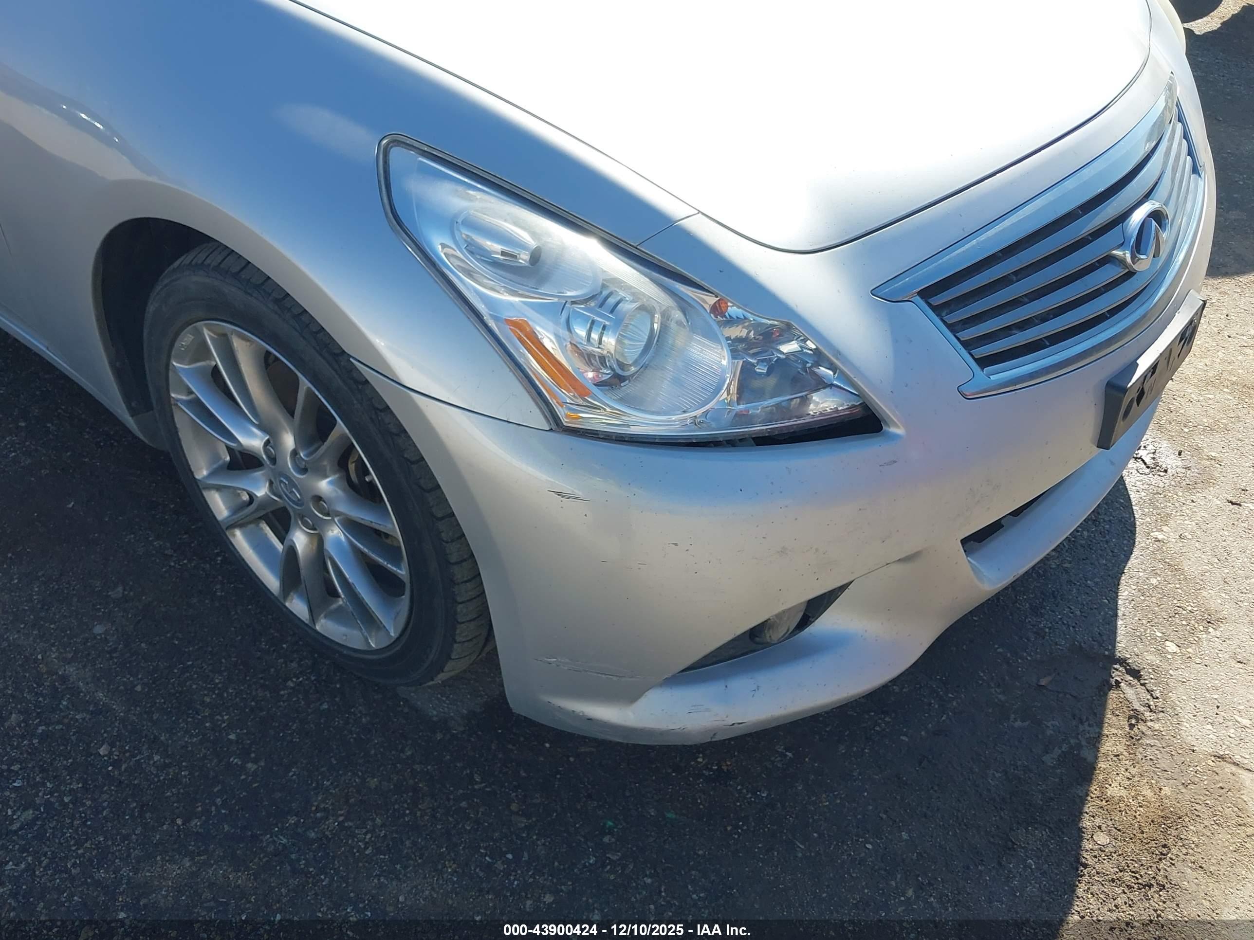 INFINITI G37 image 6