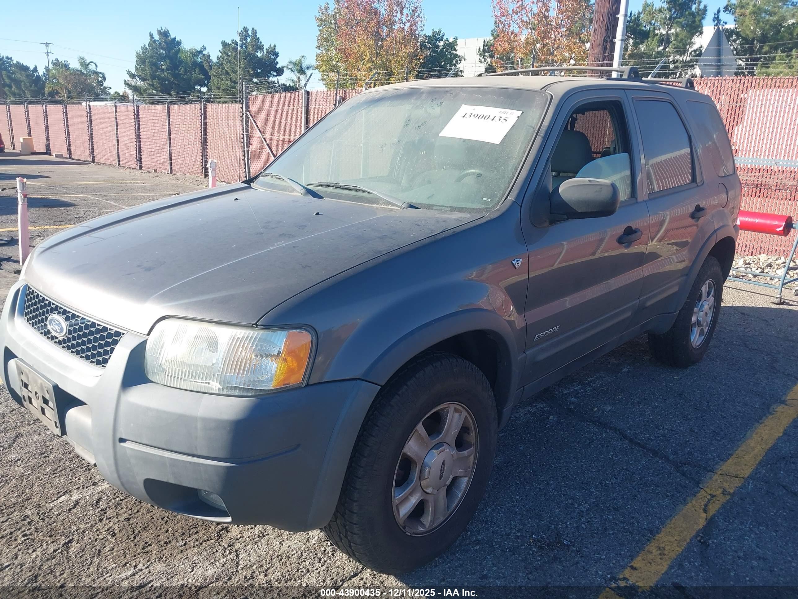 FORD ESCAPE image 2