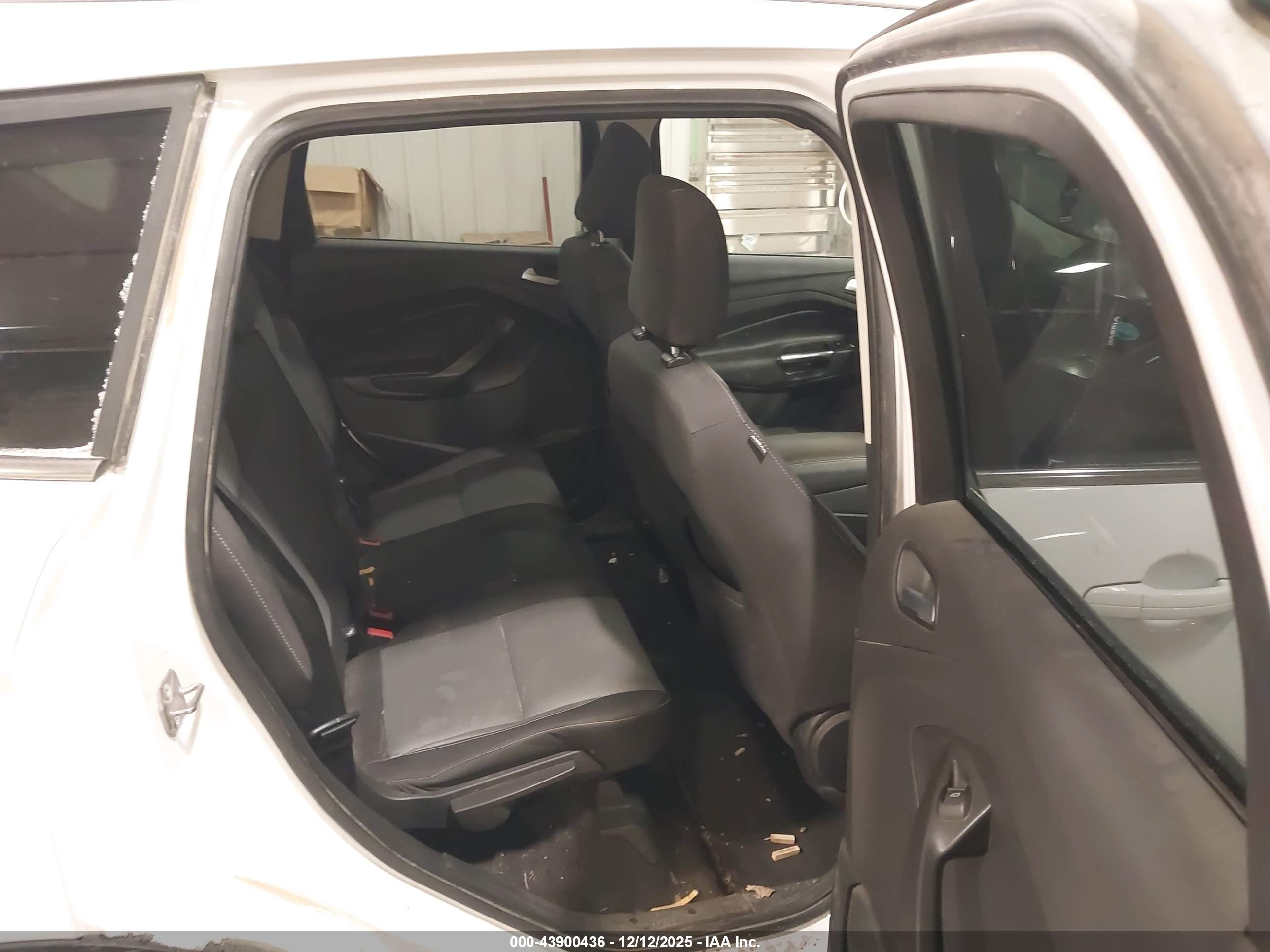 FORD ESCAPE image 8