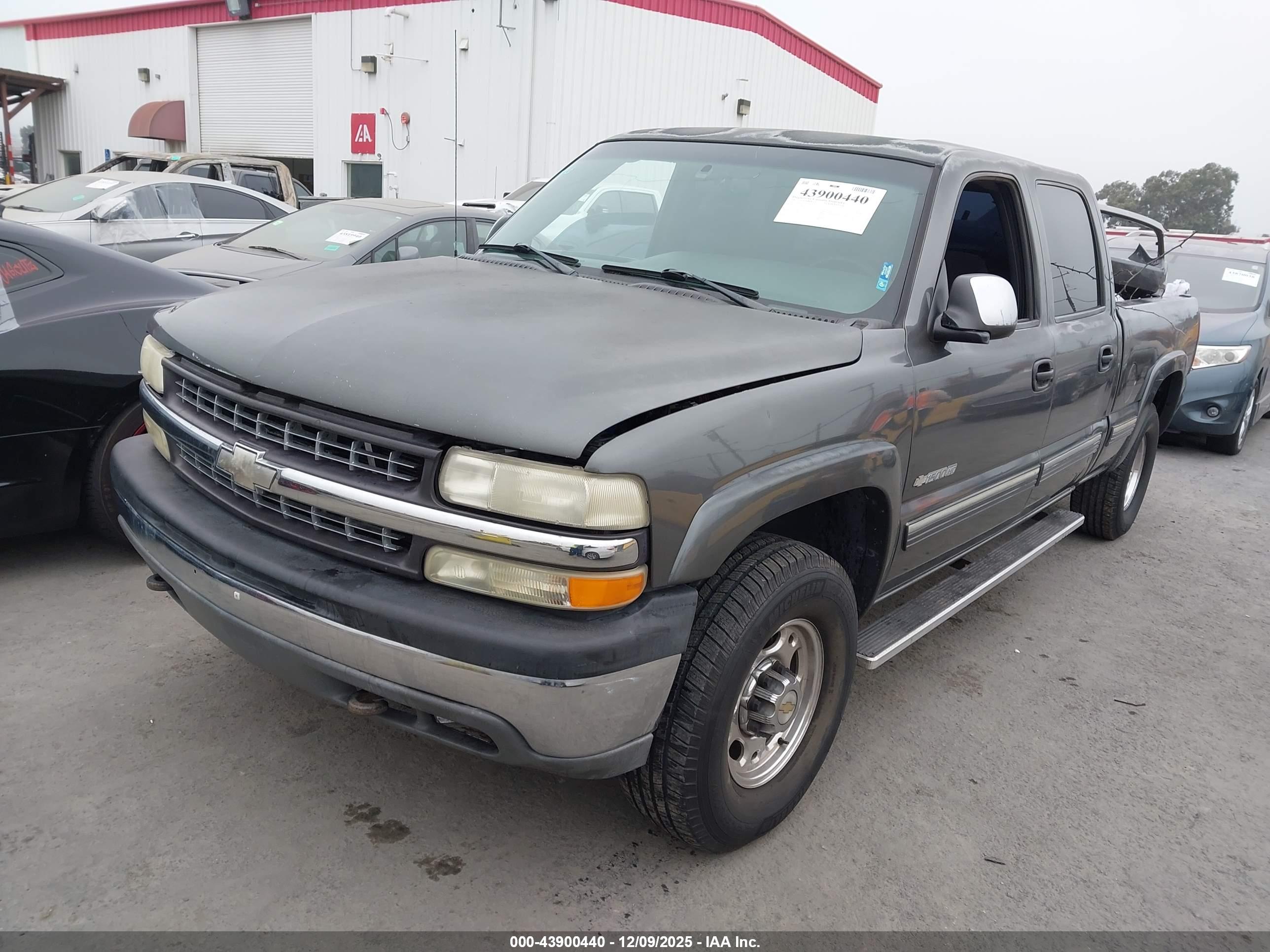 CHEVROLET SILVERADO image 2
