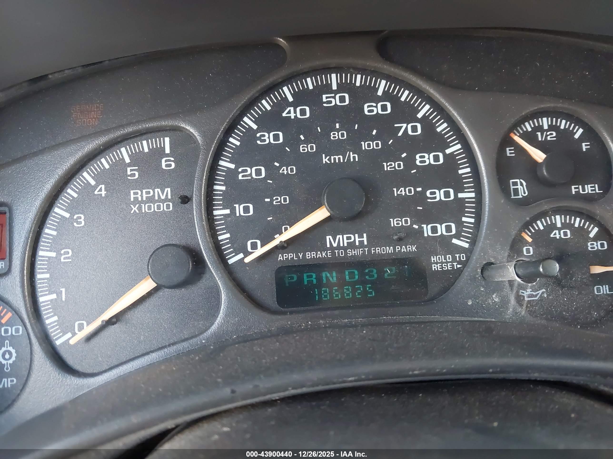 CHEVROLET SILVERADO image 7