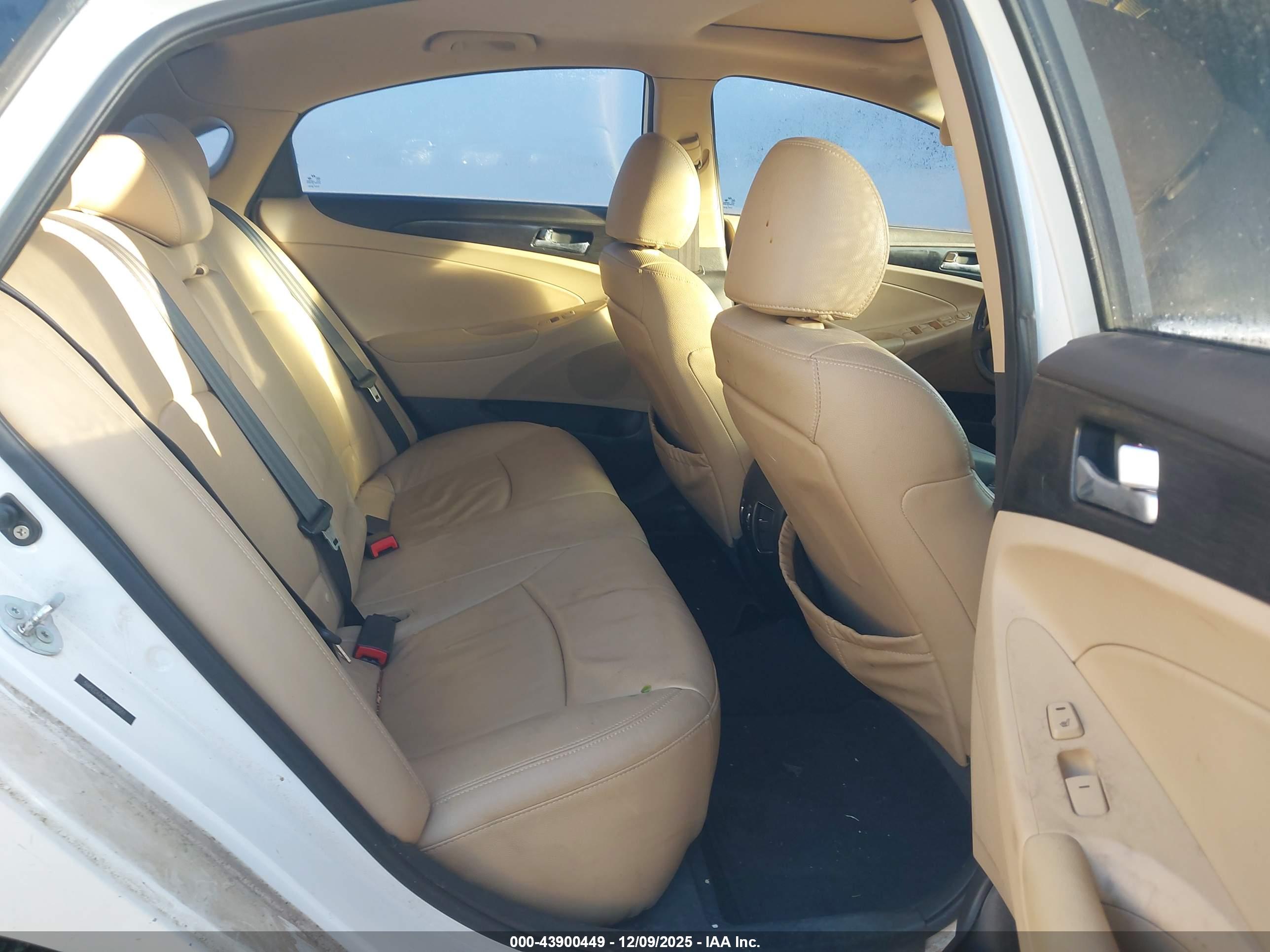 HYUNDAI SONATA image 8