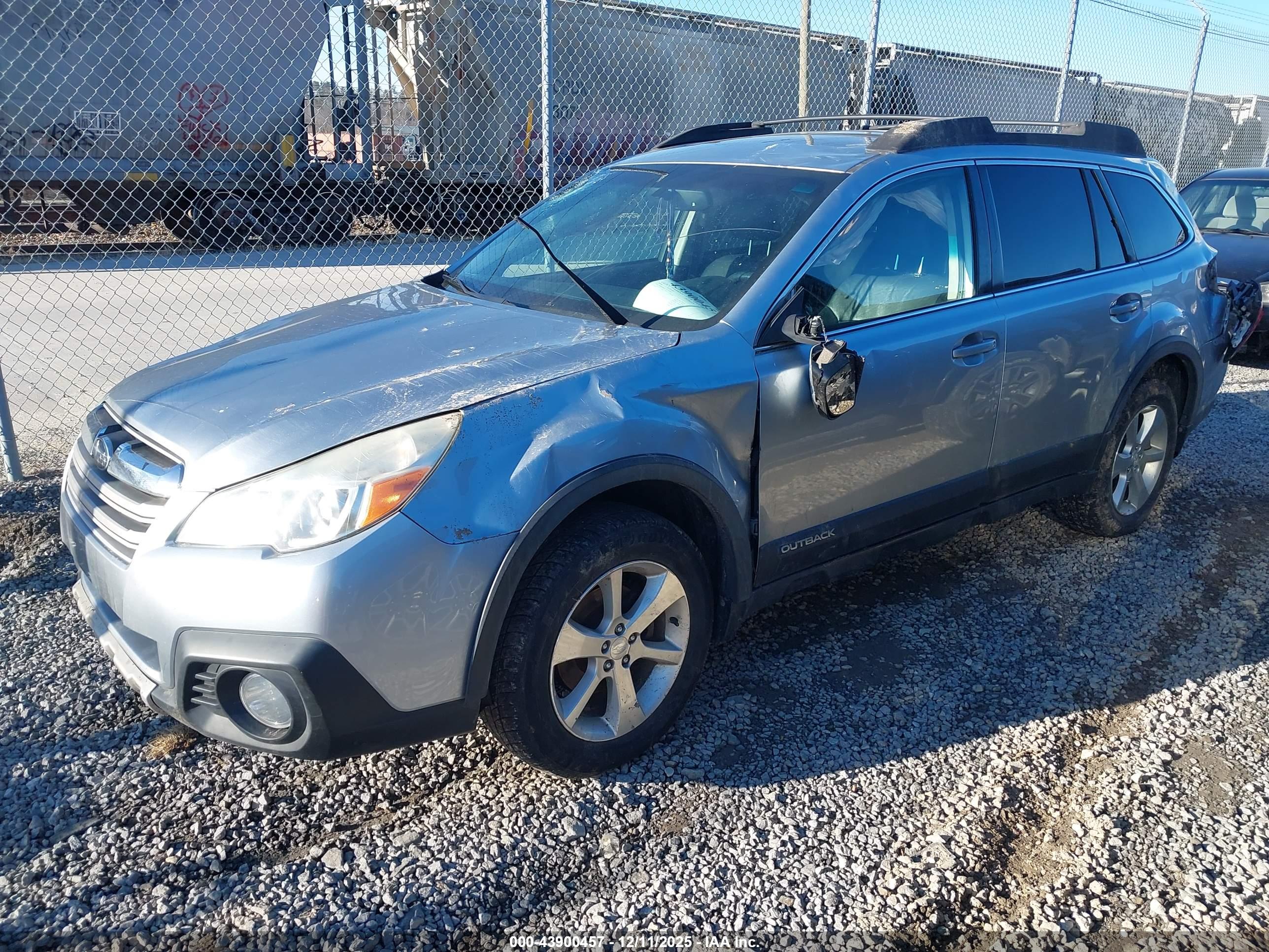 SUBARU OUTBACK image 2