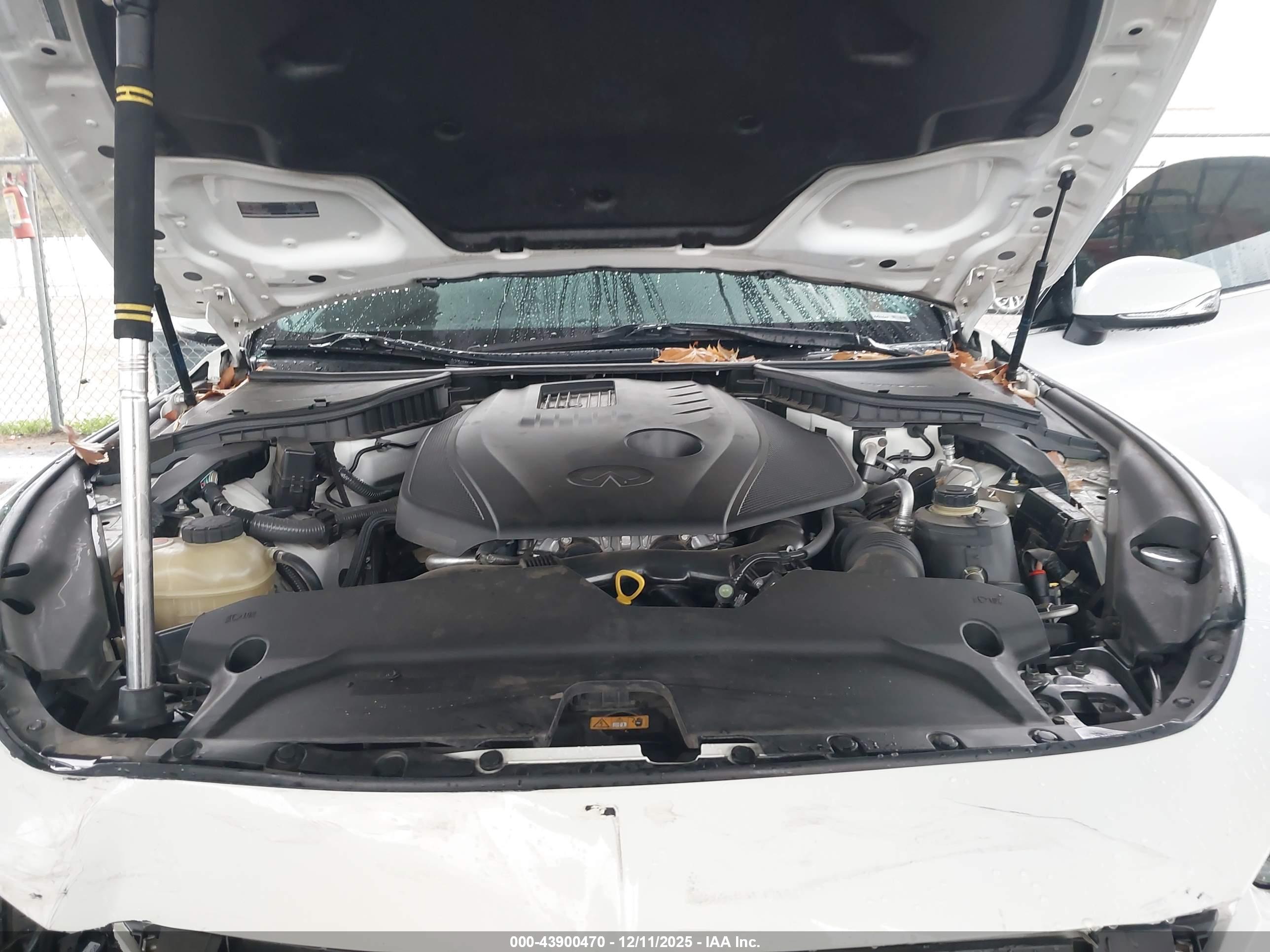 INFINITI Q60 image 10