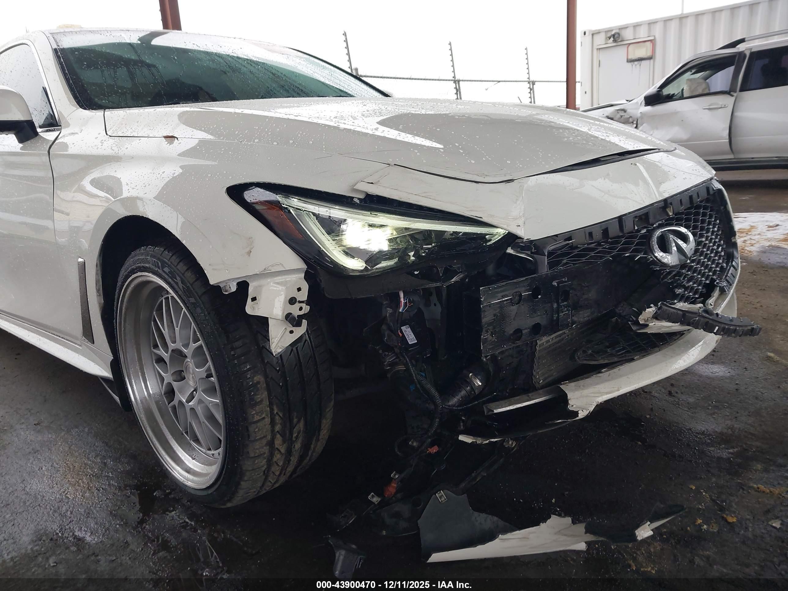 INFINITI Q60 image 6