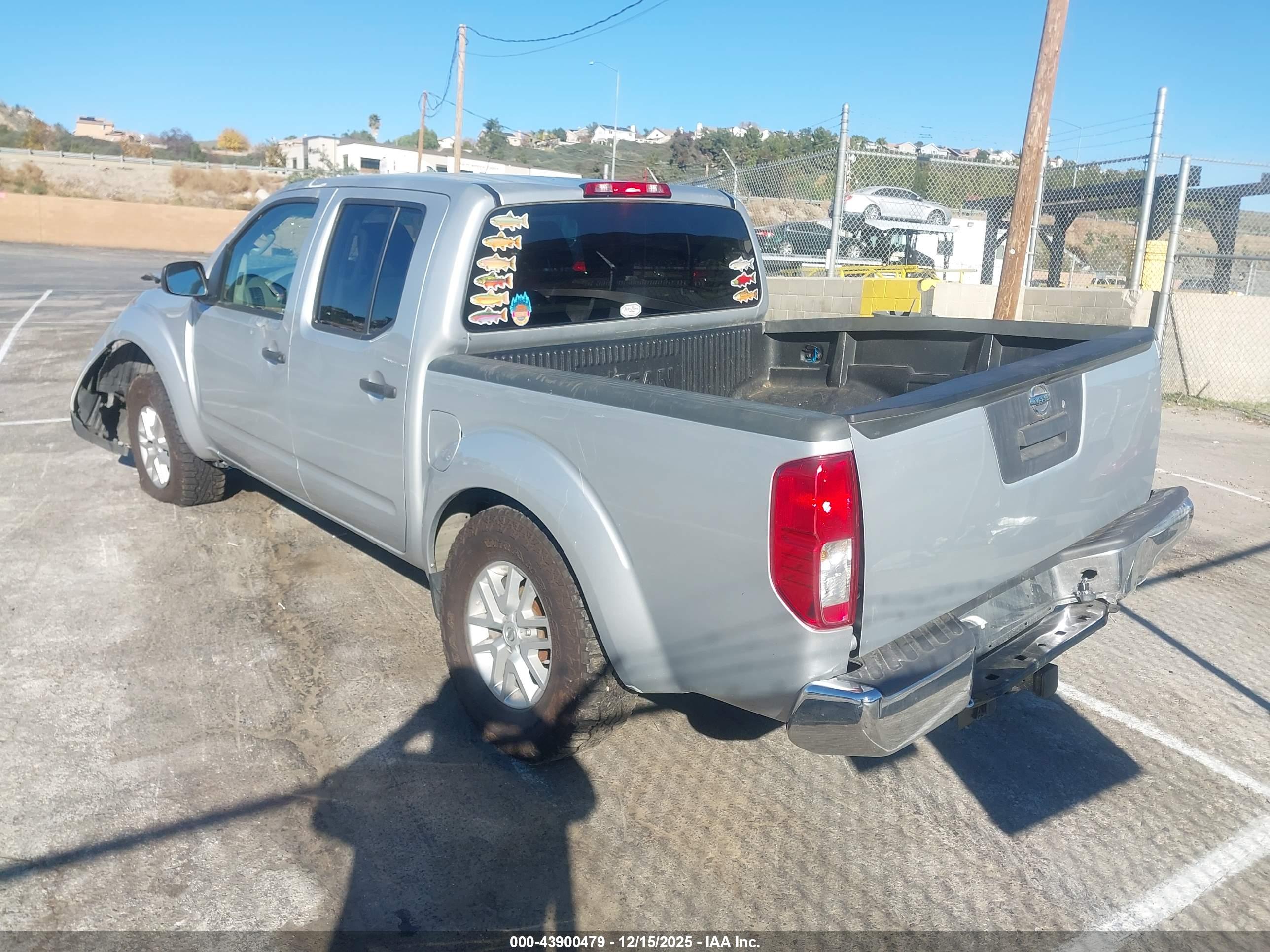 NISSAN FRONTIER image 3