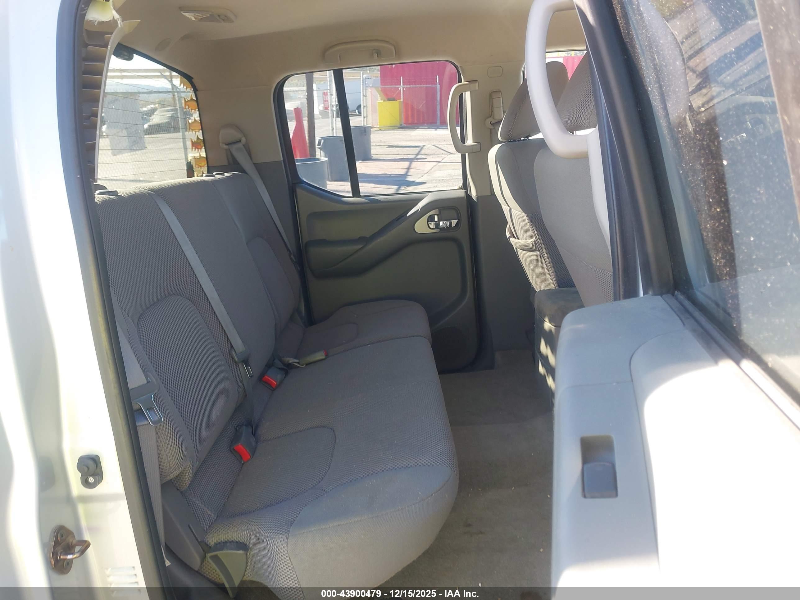 NISSAN FRONTIER image 8