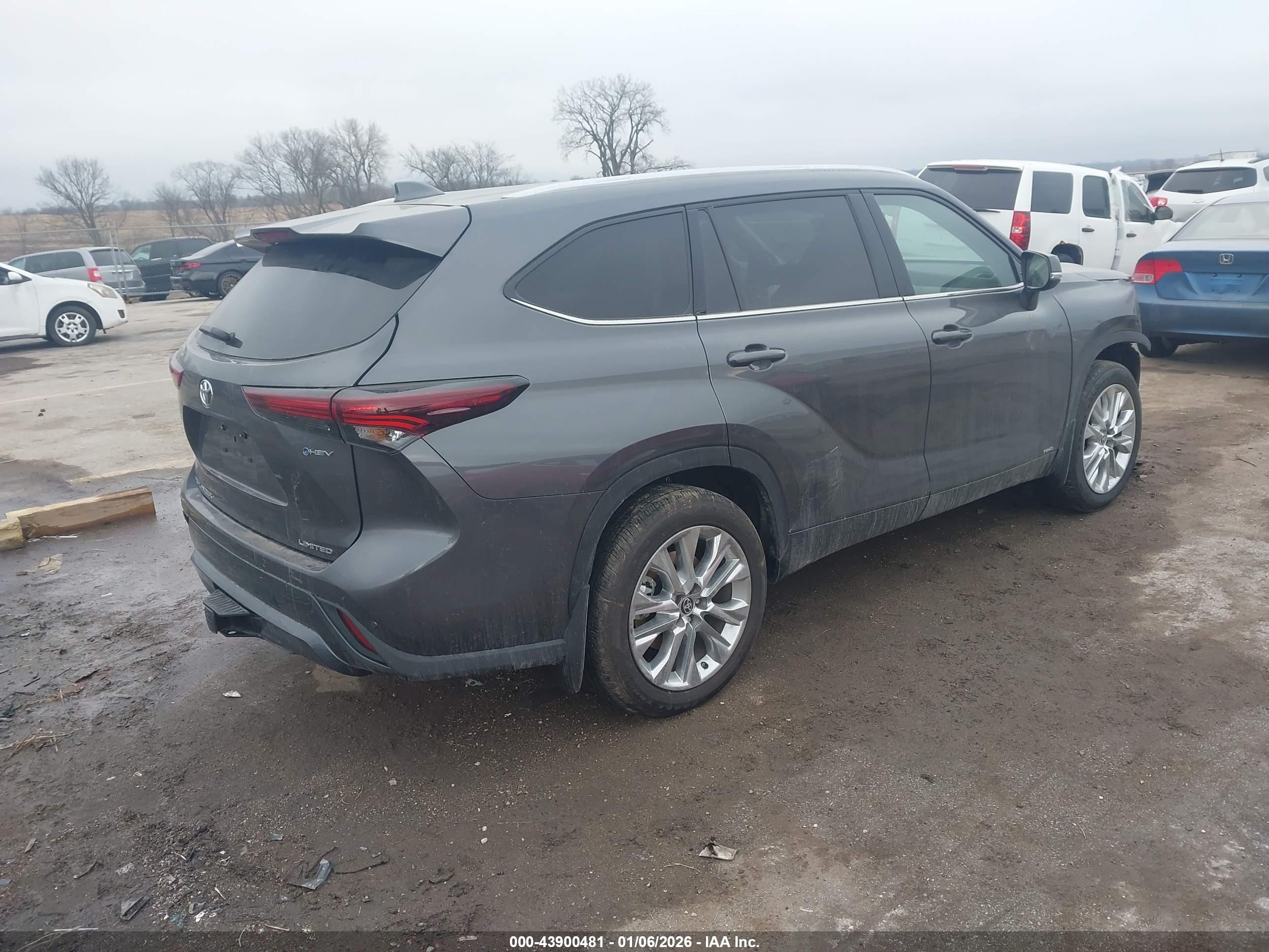 TOYOTA HIGHLANDER image 4