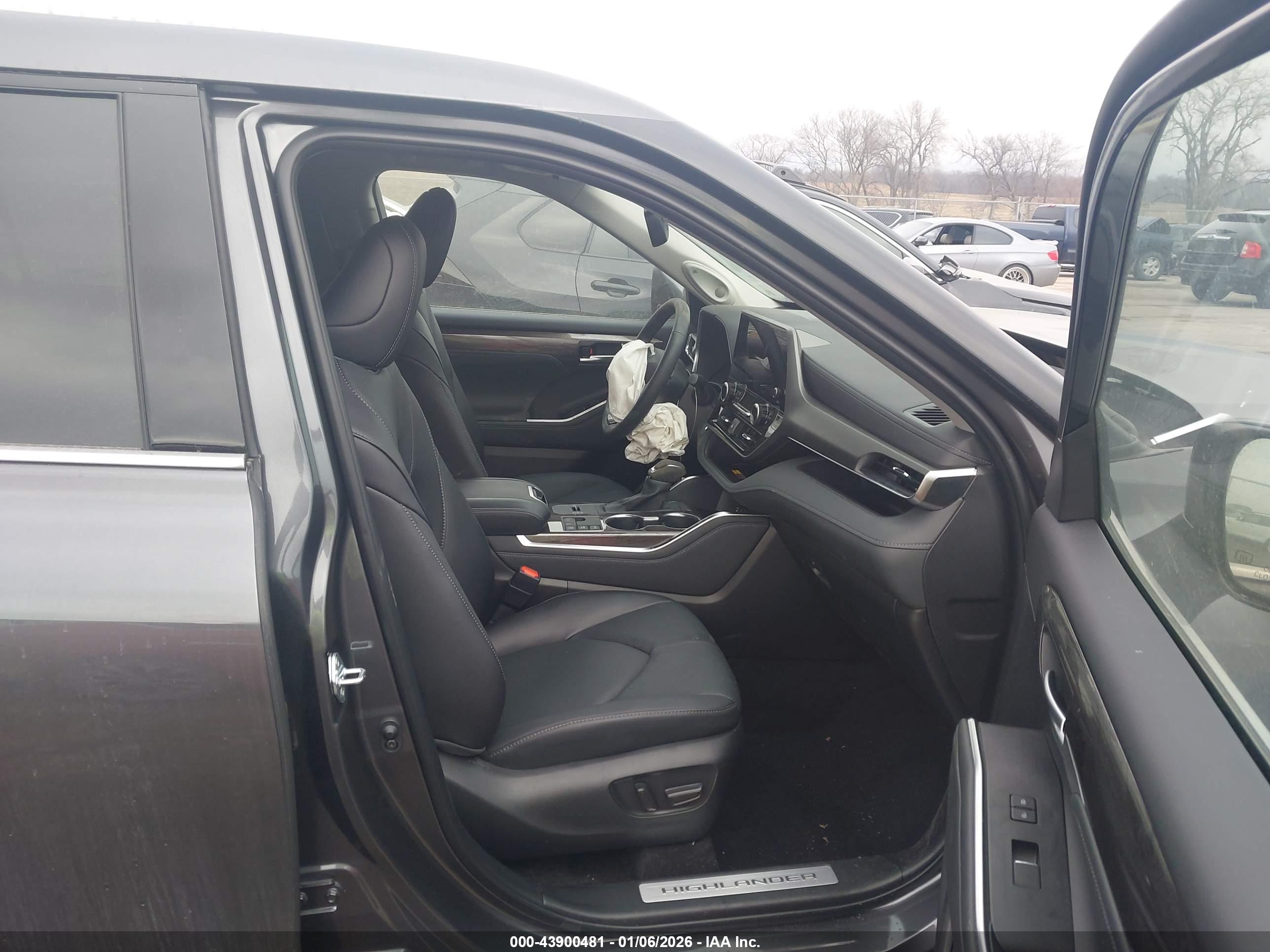 TOYOTA HIGHLANDER image 5