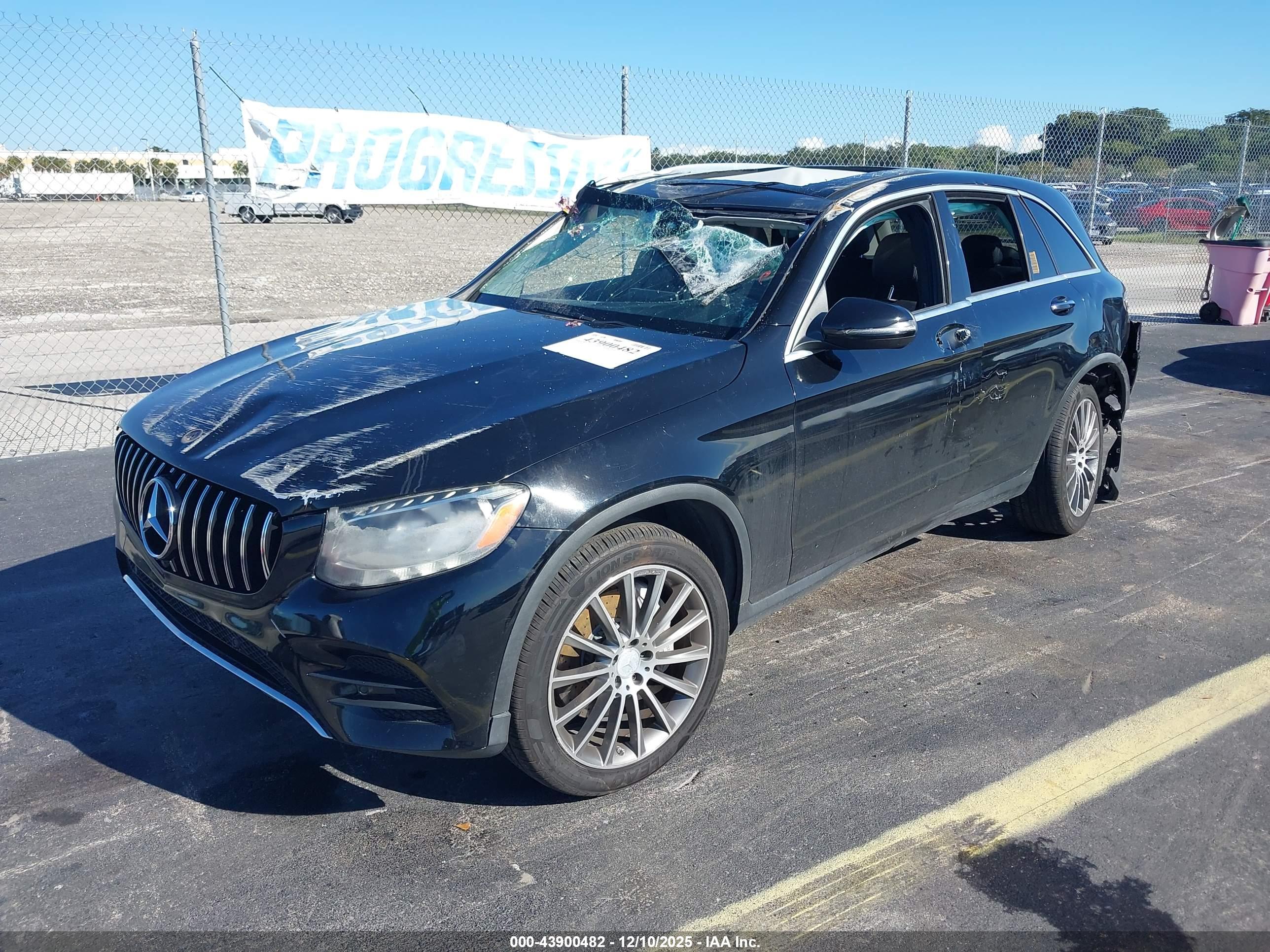 MERCEDES-BENZ GLC image 2