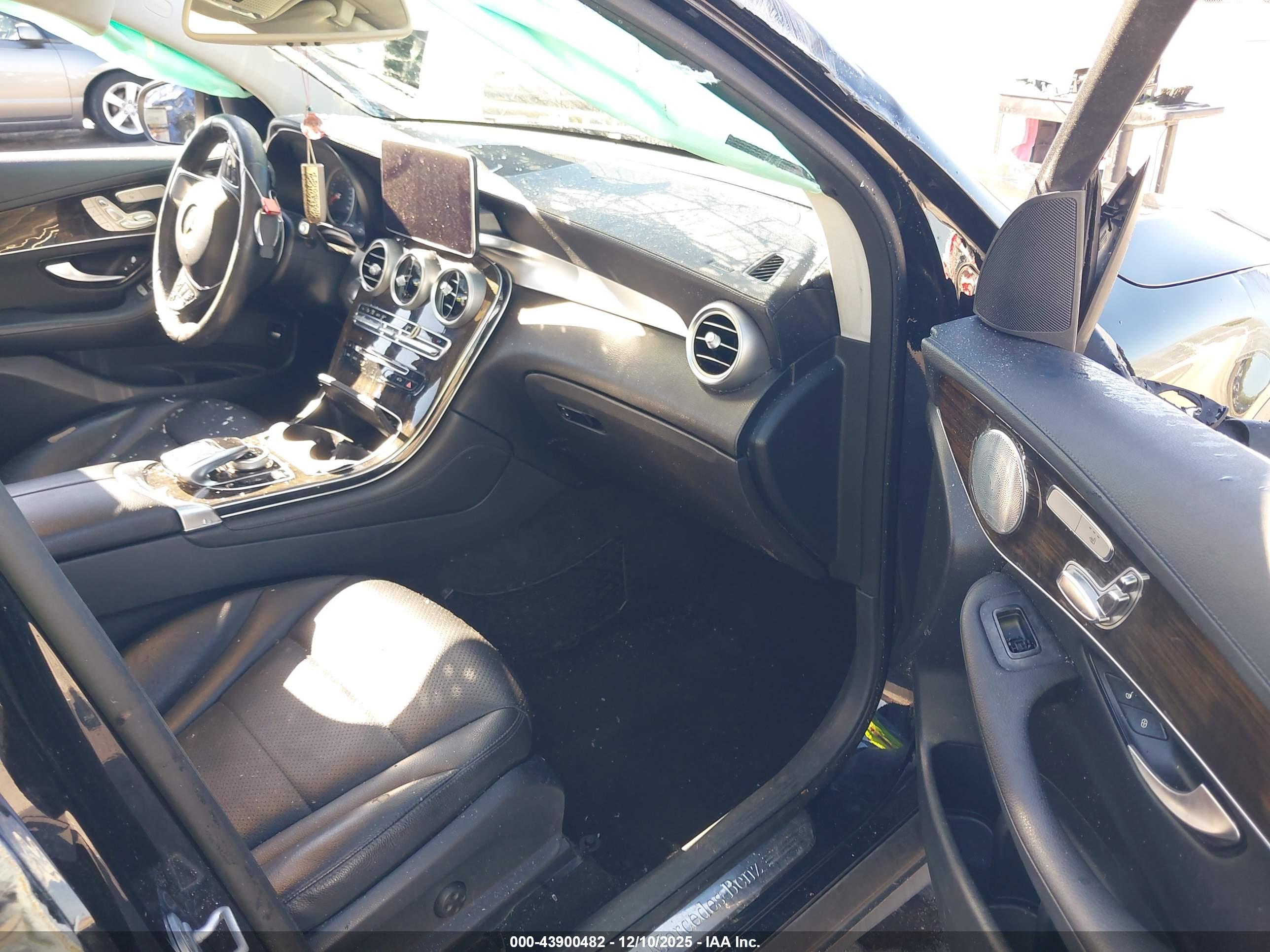 MERCEDES-BENZ GLC image 5