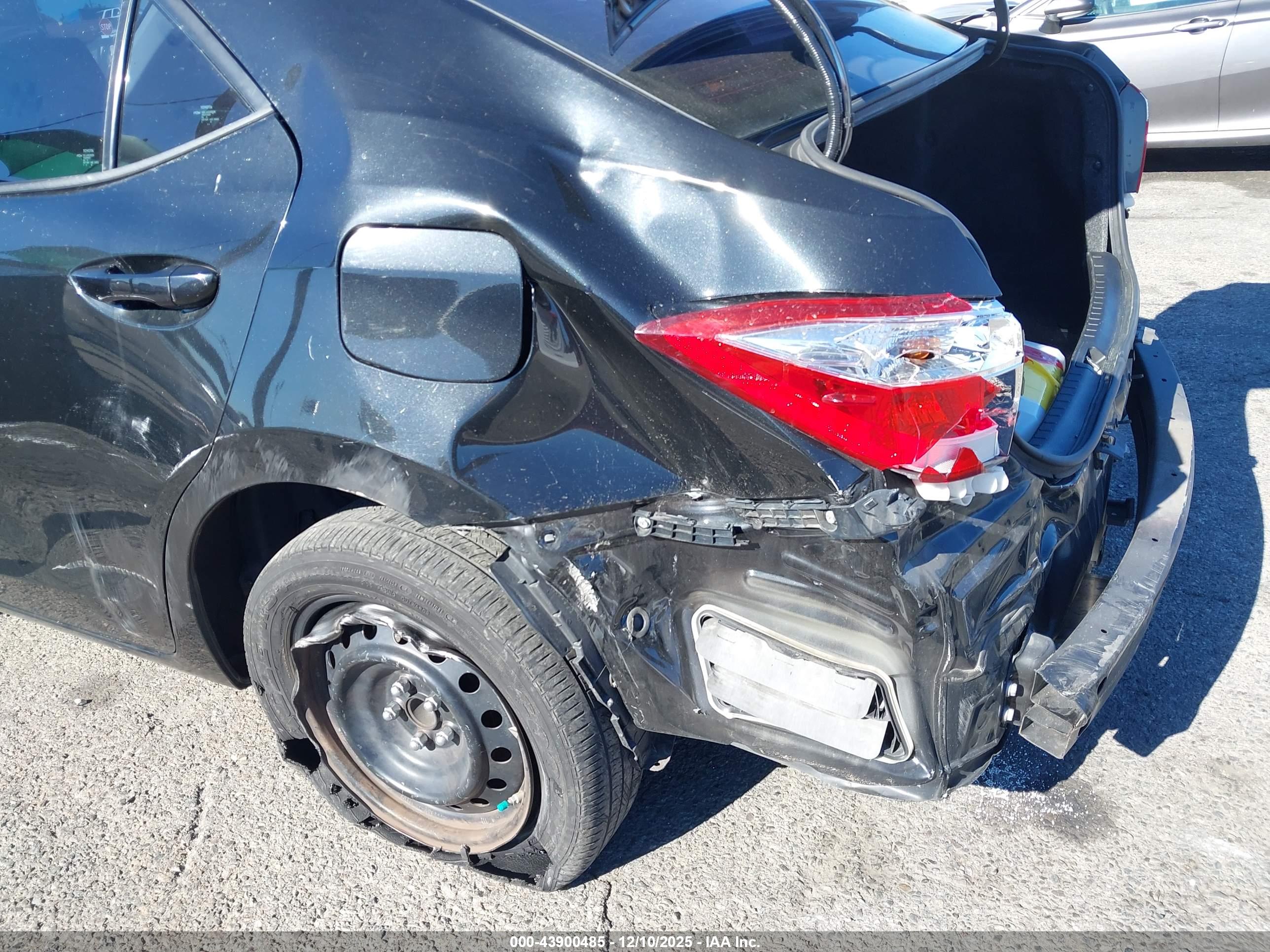 TOYOTA COROLLA image 6