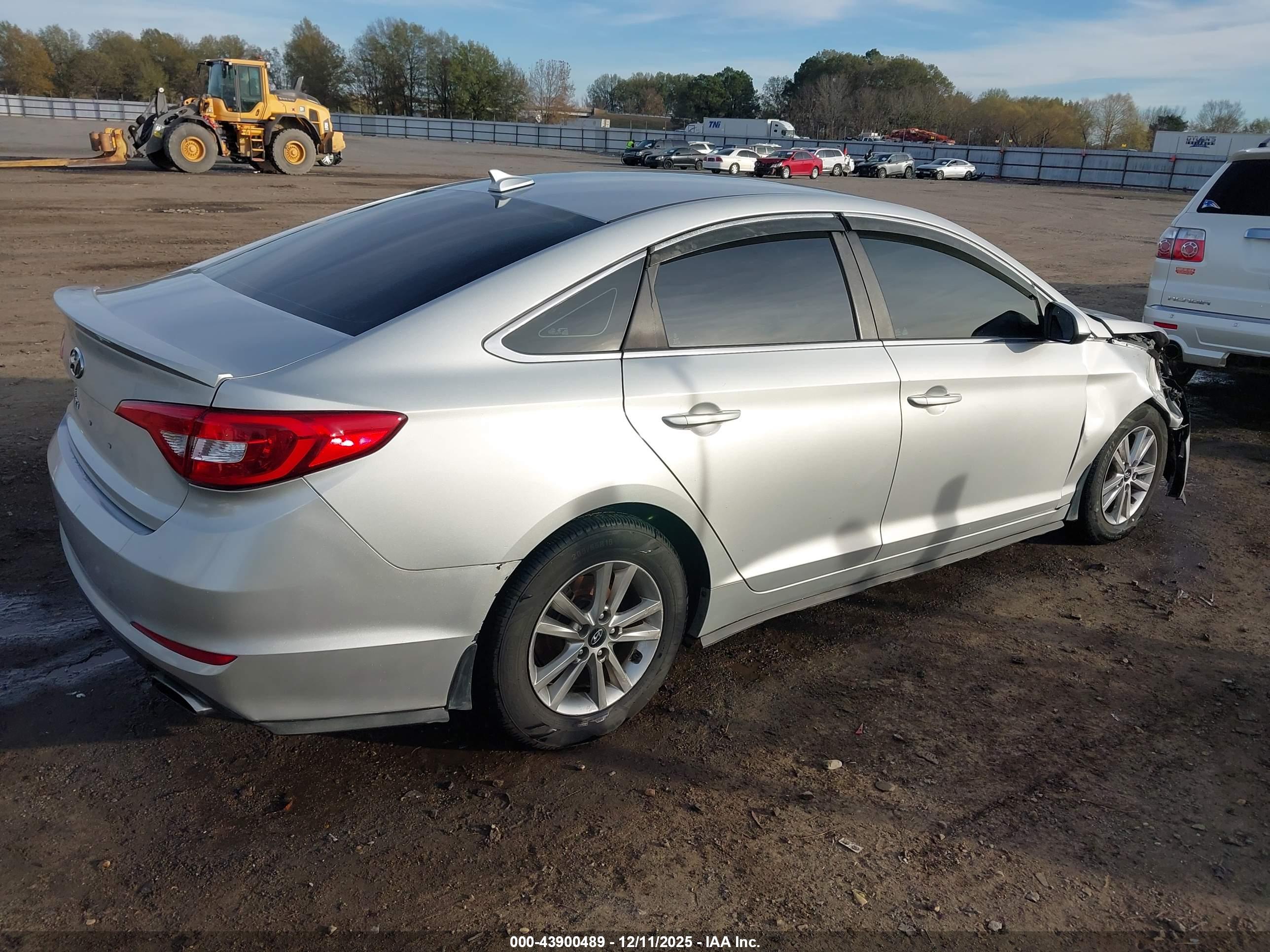 HYUNDAI SONATA image 4