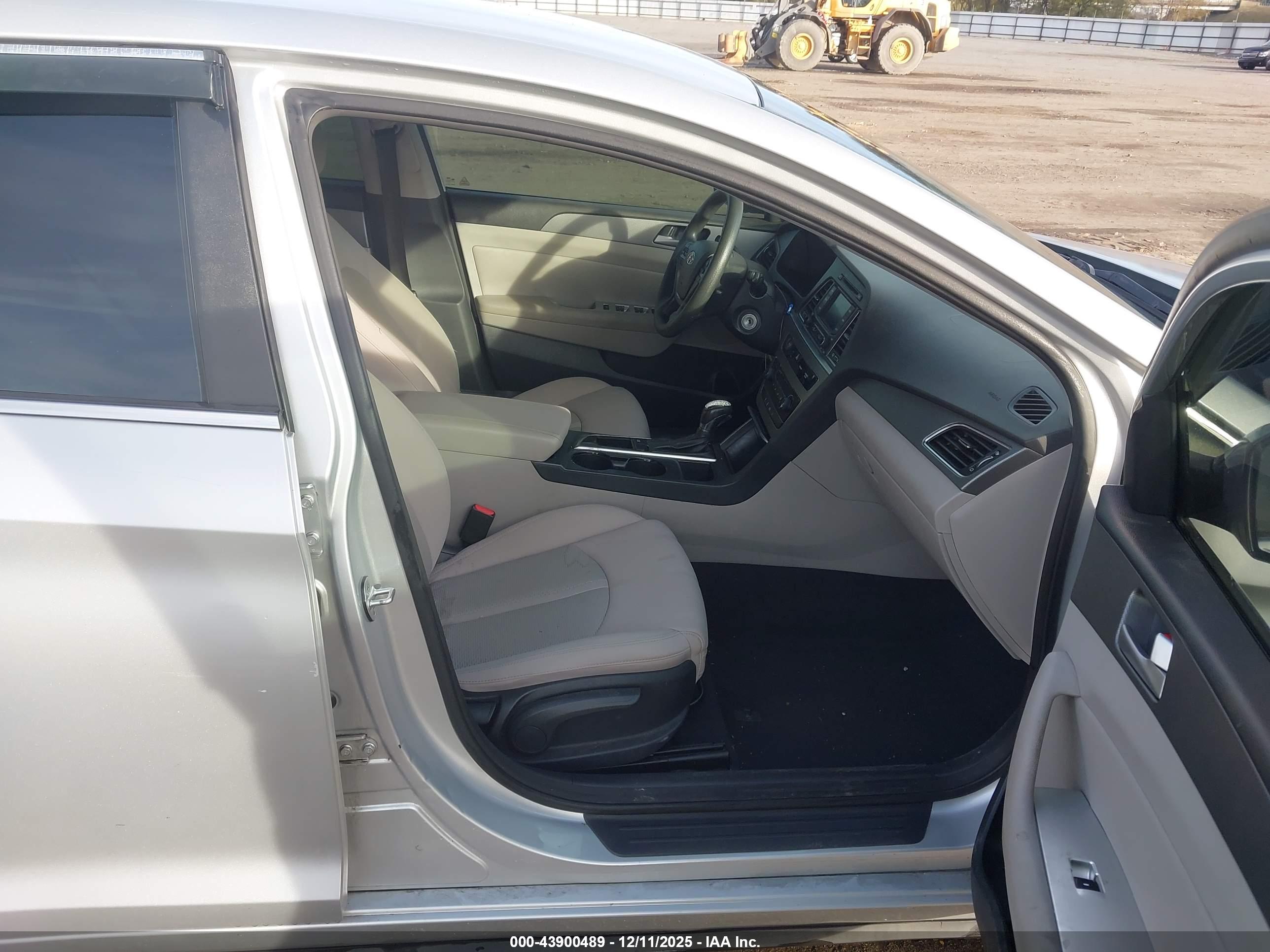 HYUNDAI SONATA image 5