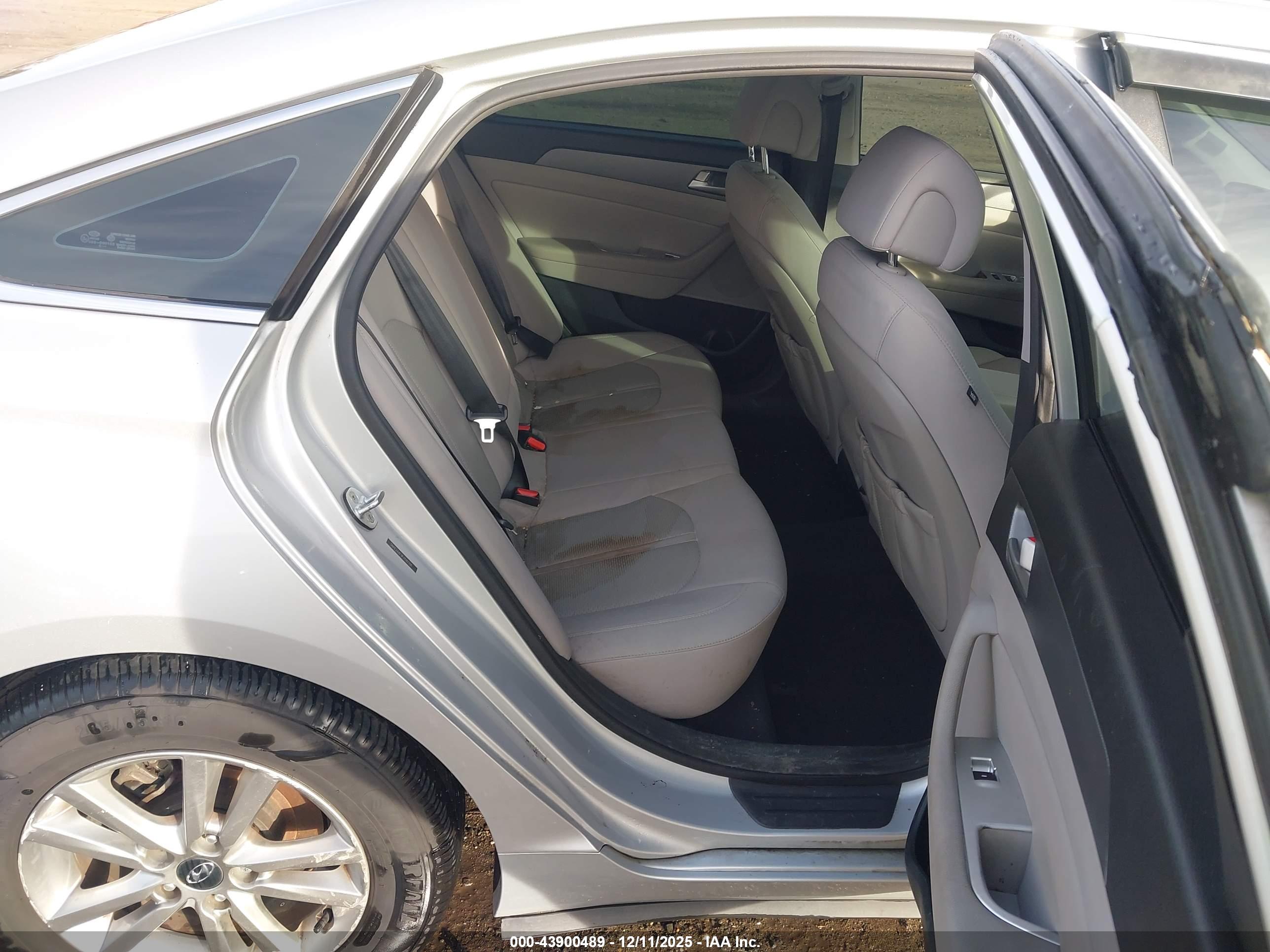 HYUNDAI SONATA image 8