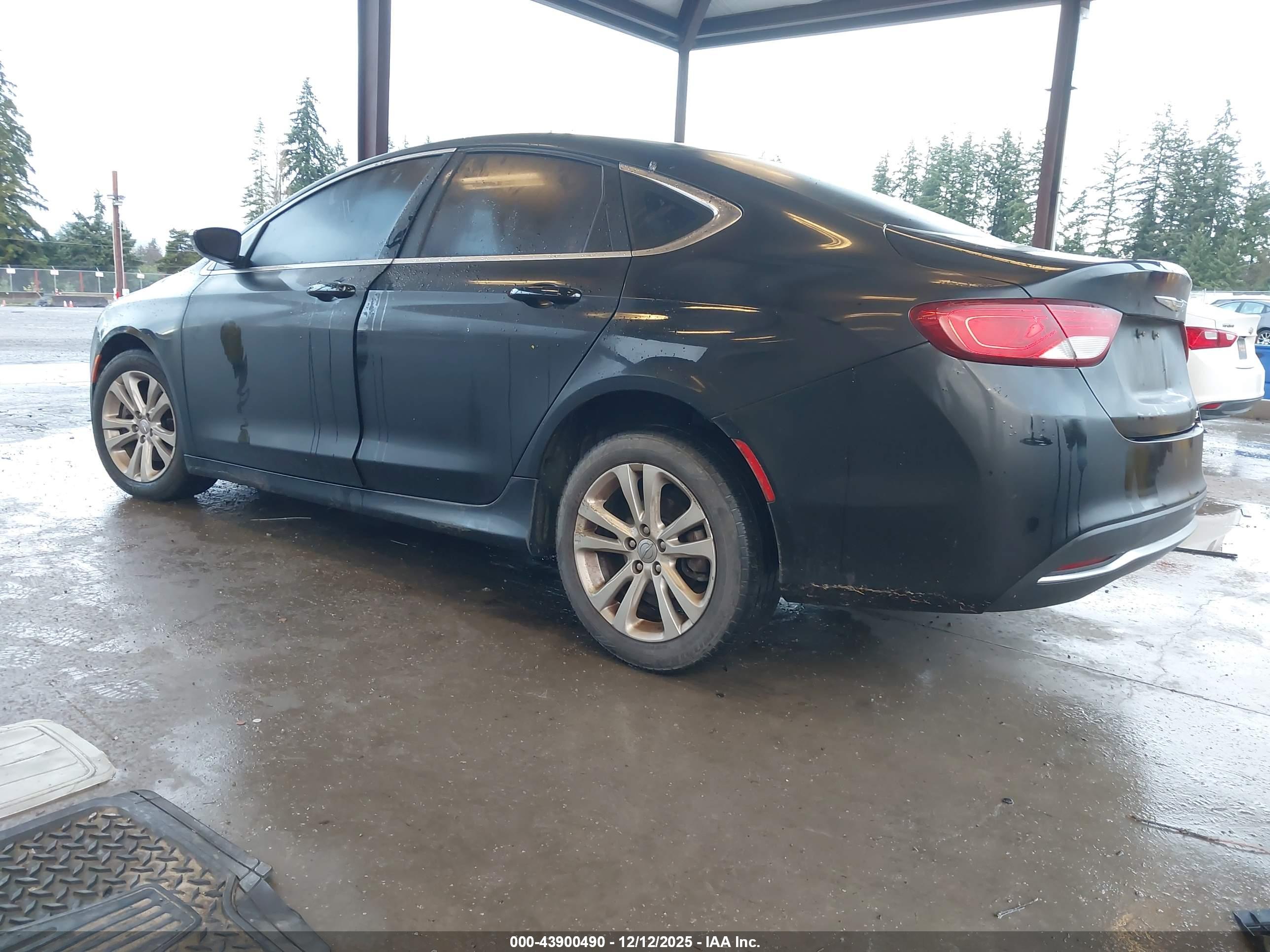 CHRYSLER 200 image 3