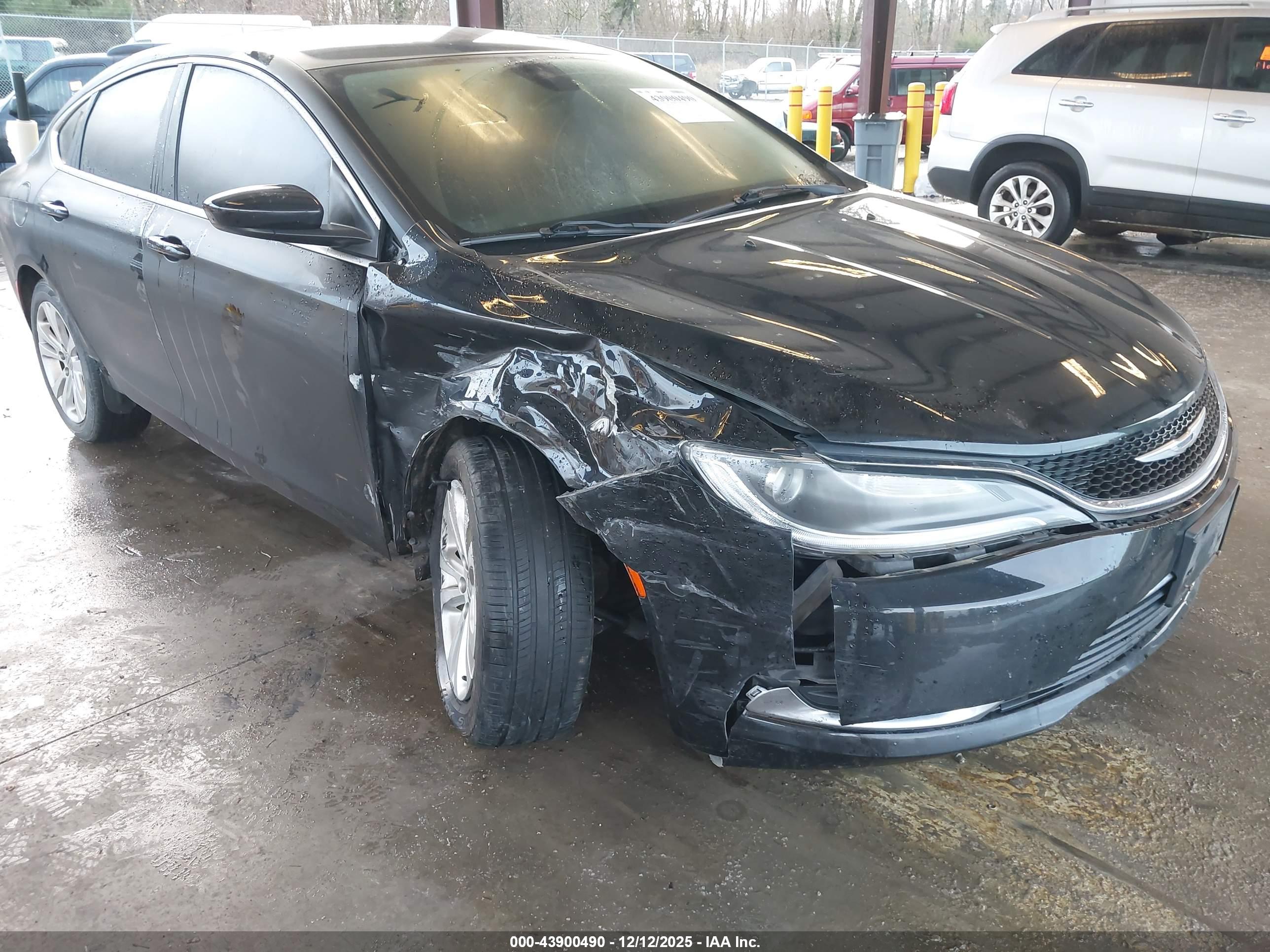 CHRYSLER 200 image 6