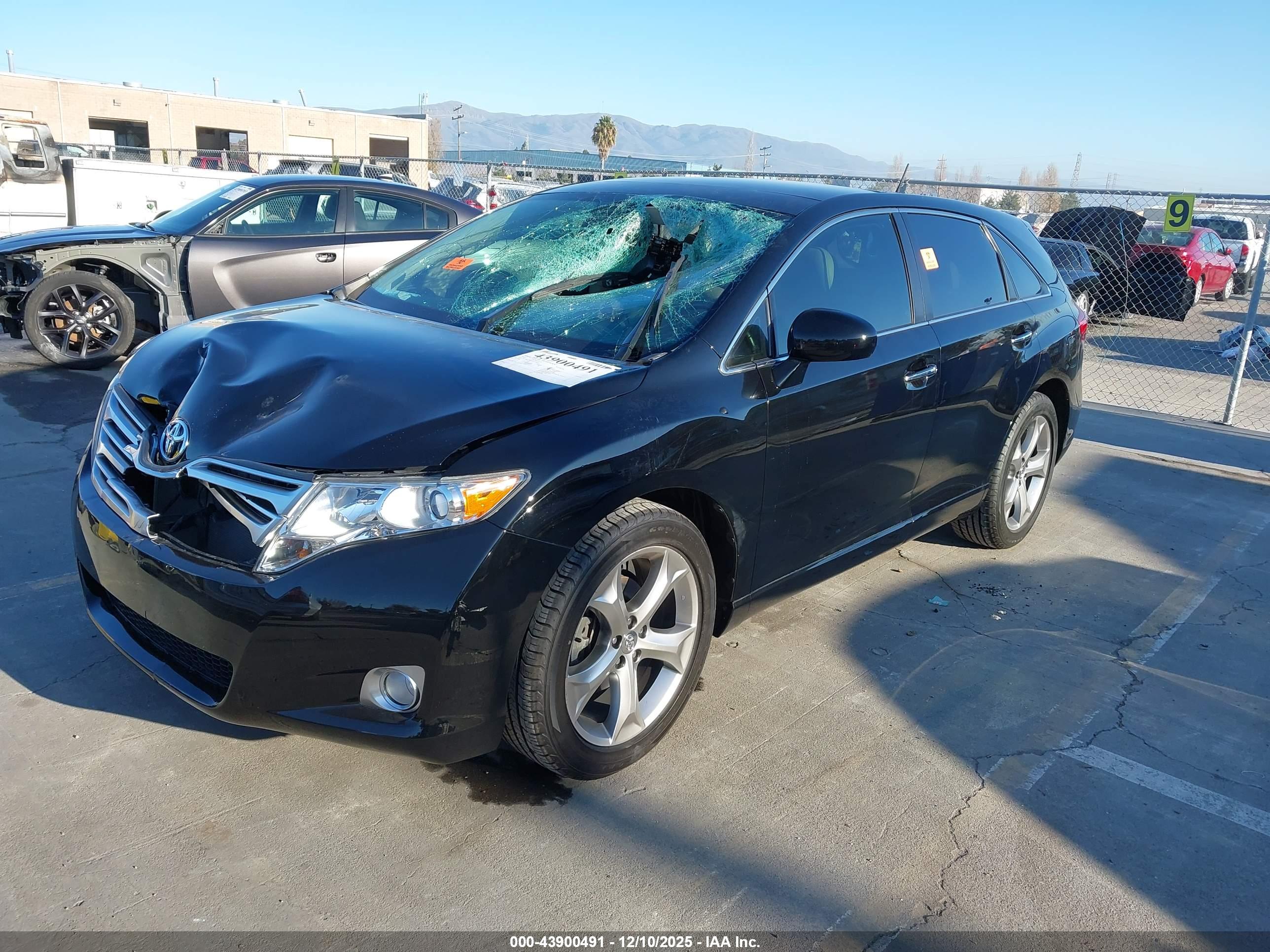 TOYOTA VENZA image 2