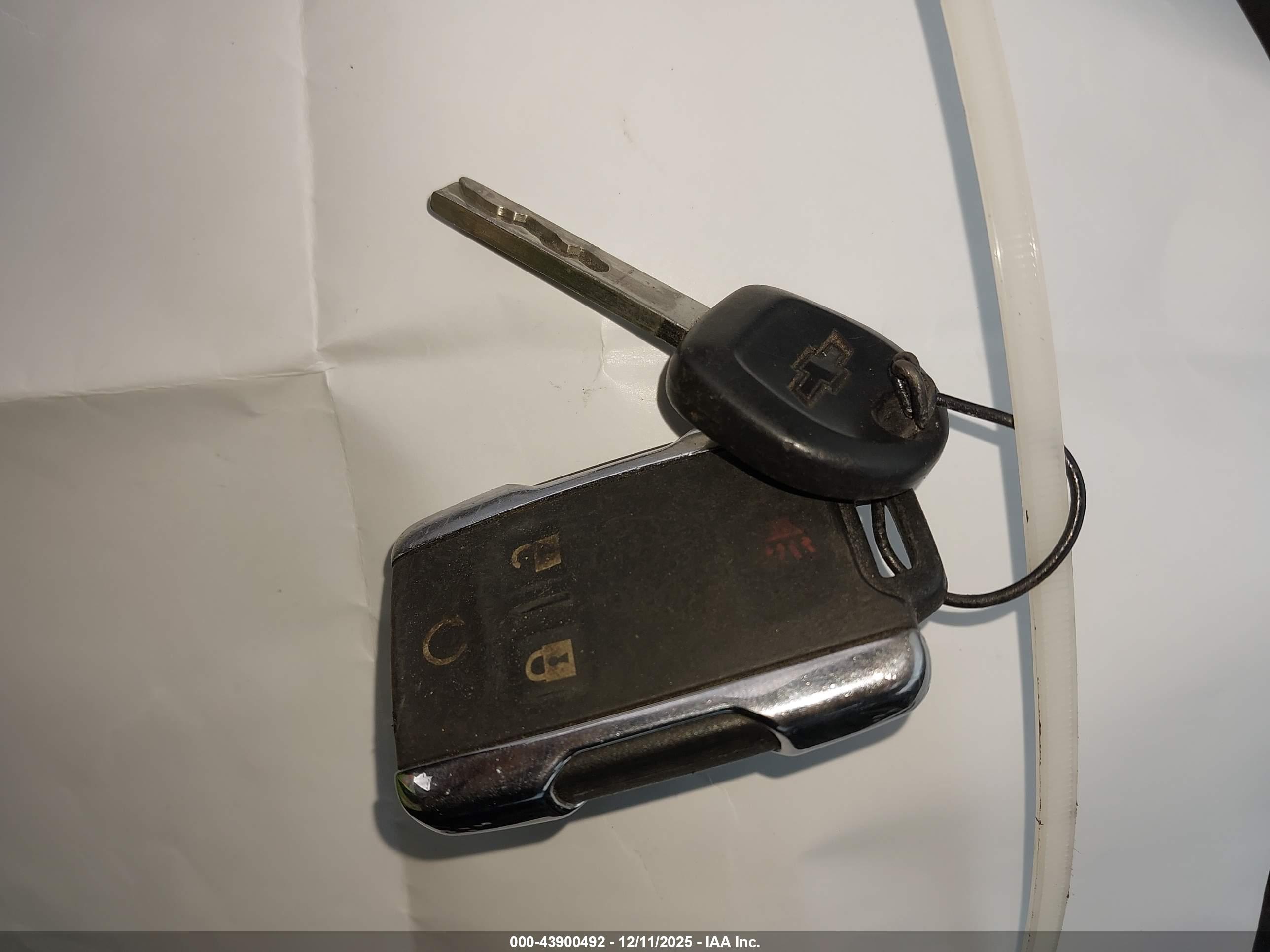 CHEVROLET COLORADO image 11