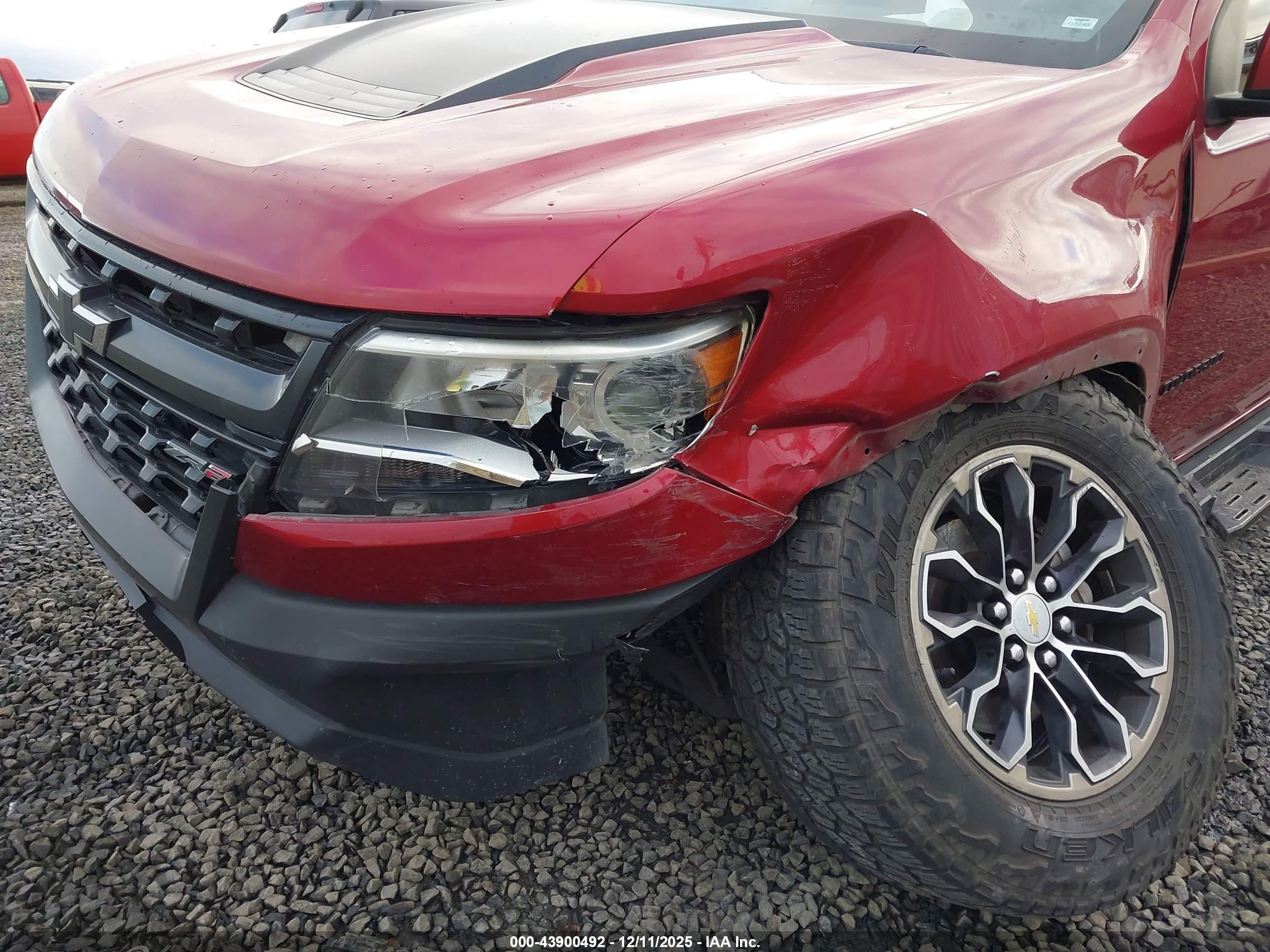 CHEVROLET COLORADO image 6