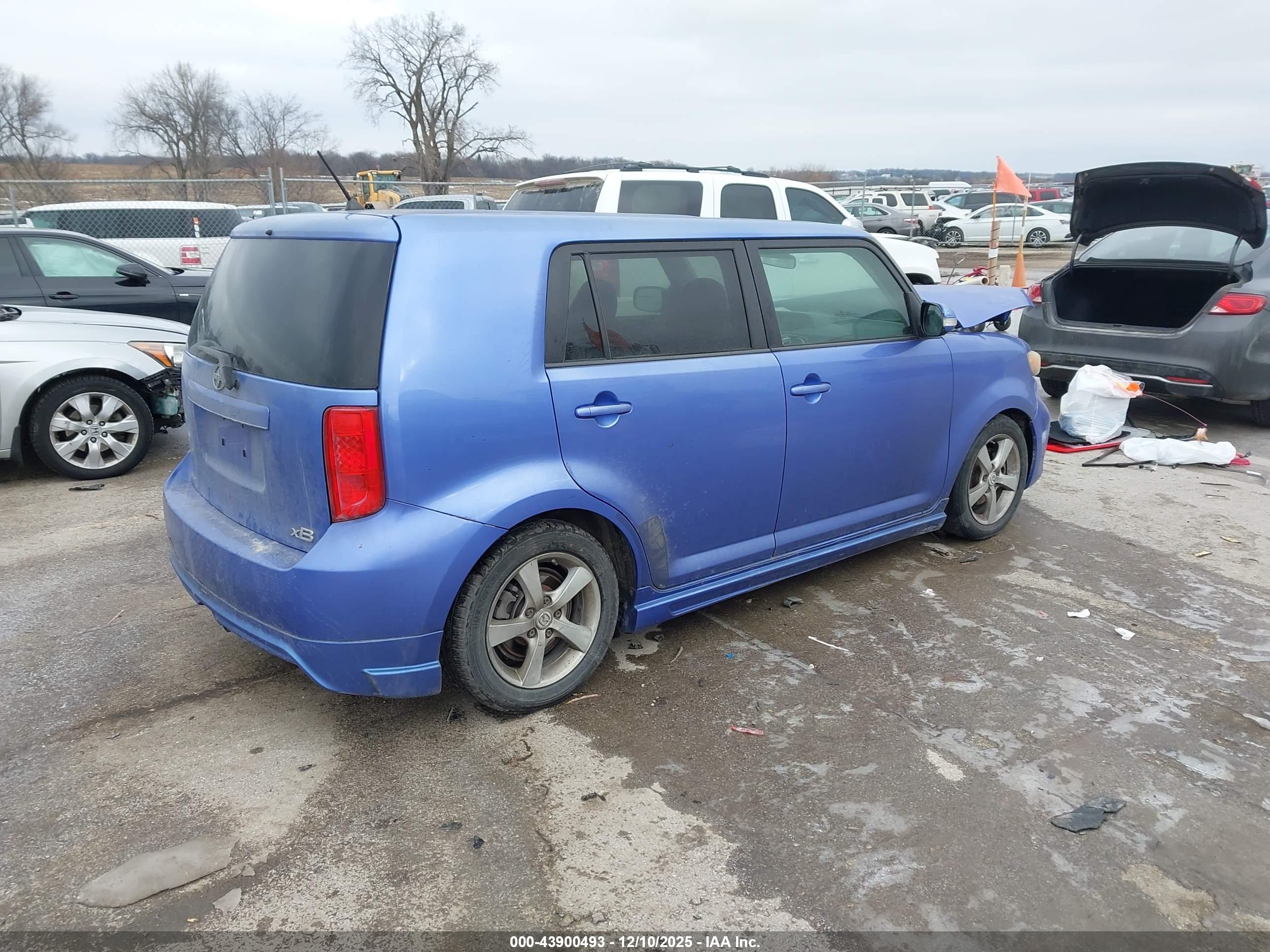 SCION XB image 4